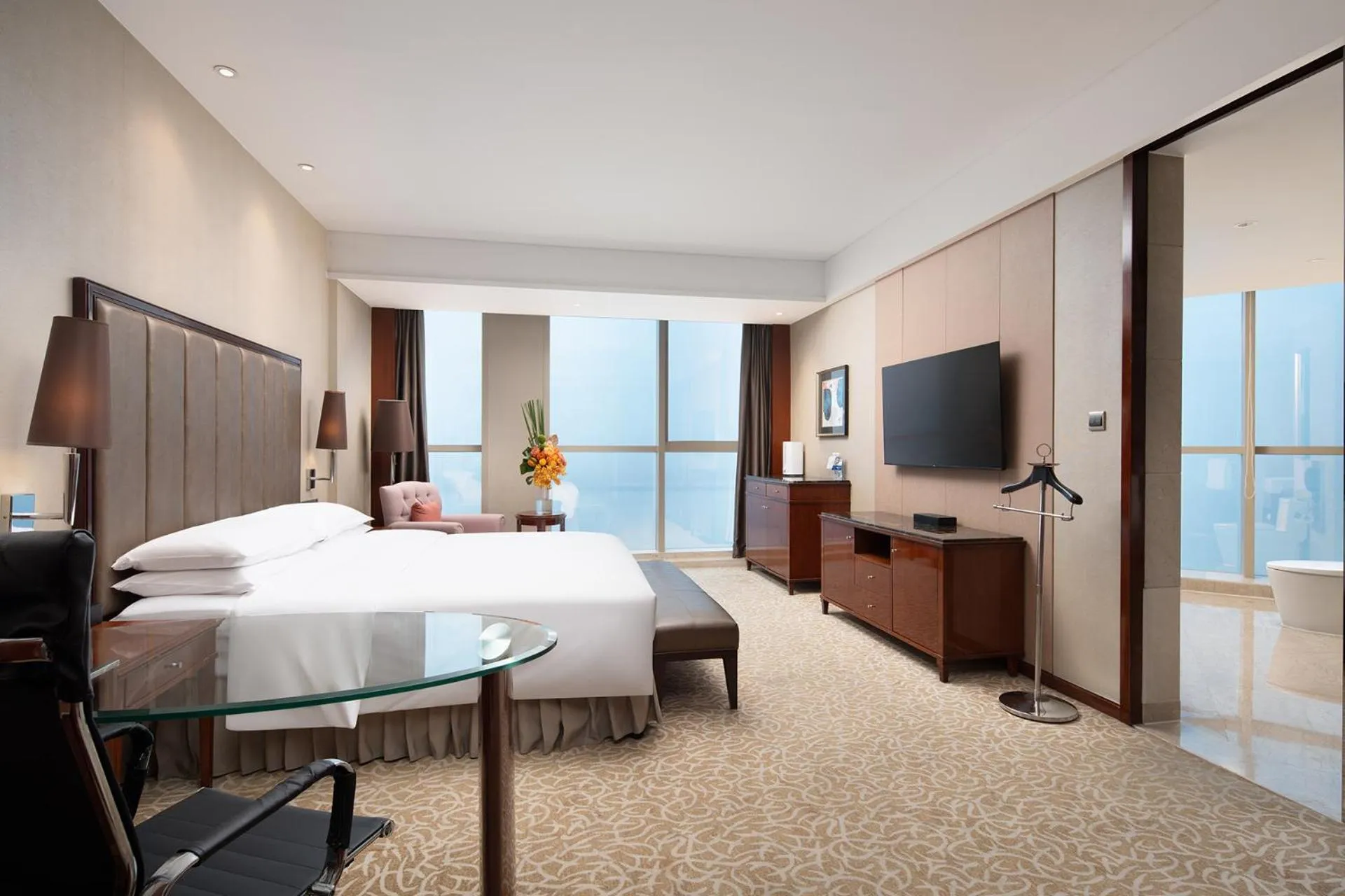 1 King Premium River view Lounge Access in Crowne Plaza Zhenjiang by IHG
