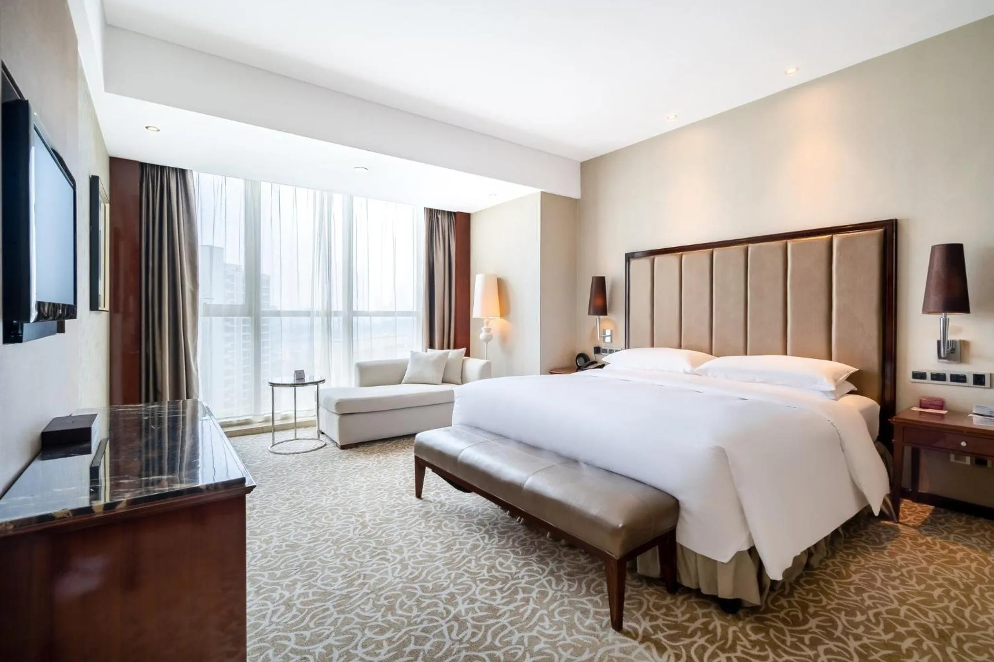 One-Bedroom Suite in Crowne Plaza Zhenjiang by IHG