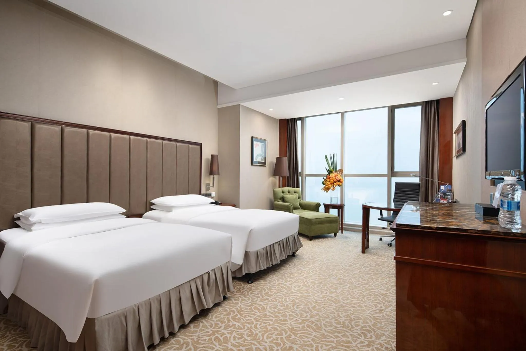 Standard Twin Room in Crowne Plaza Zhenjiang by IHG