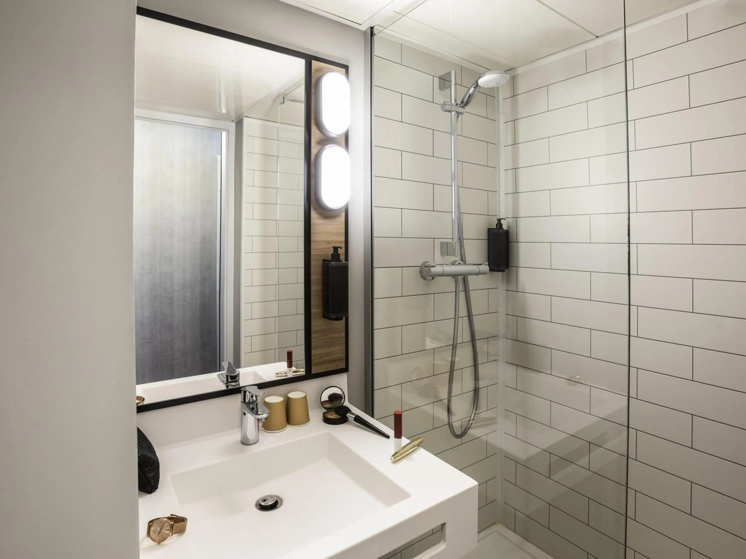 Standard Twin Room in ibis Strasbourg Centre Les Halles