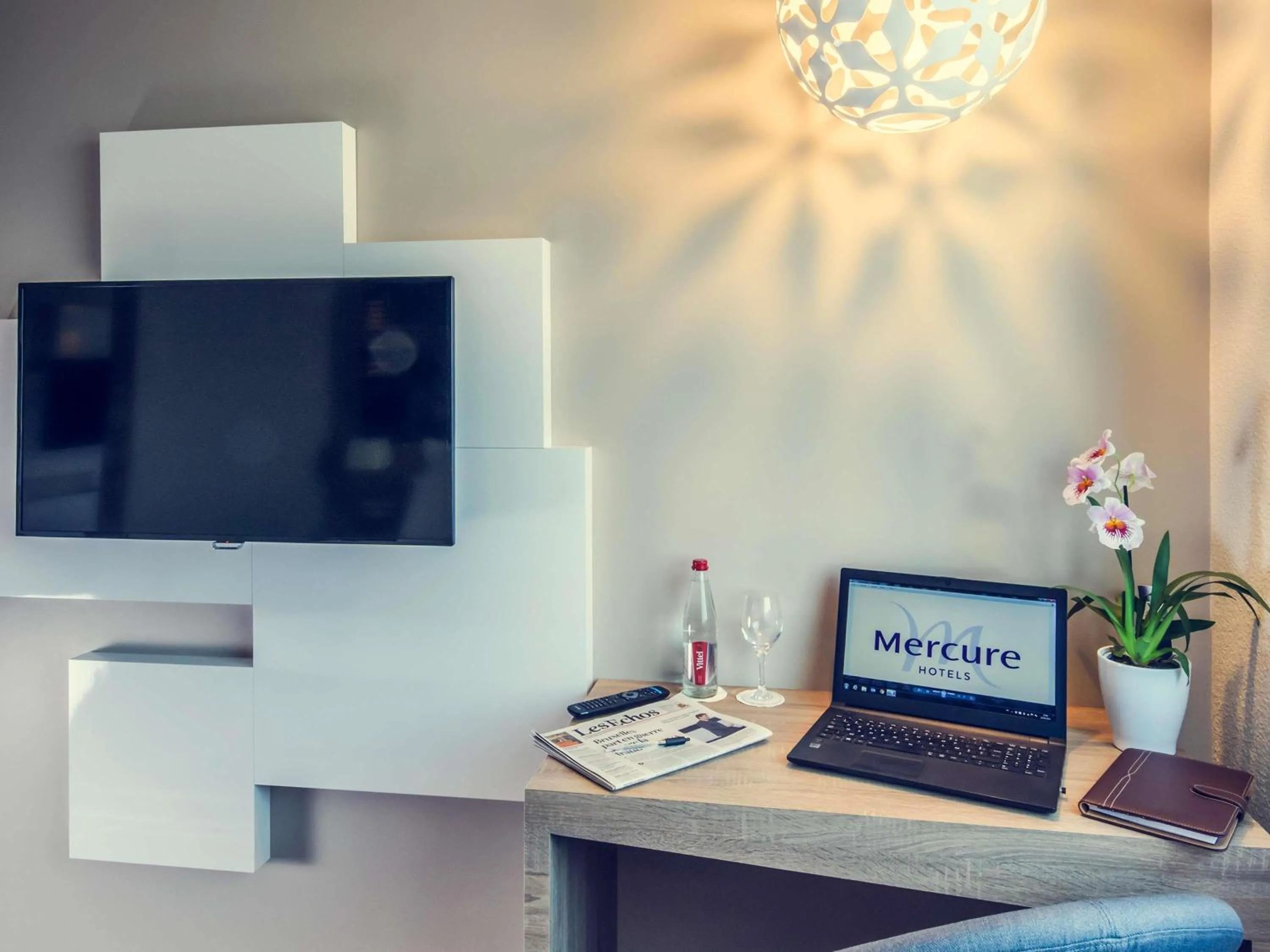 Classic Family Room with Double Bed and Bunk Beds in Mercure Poitiers Site du Futuroscope