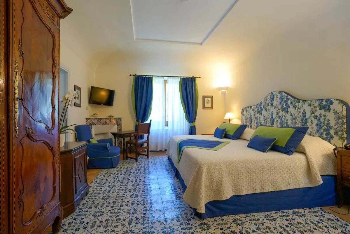 Superior Double Room with Garden View in Hotel Villa Cimbrone
