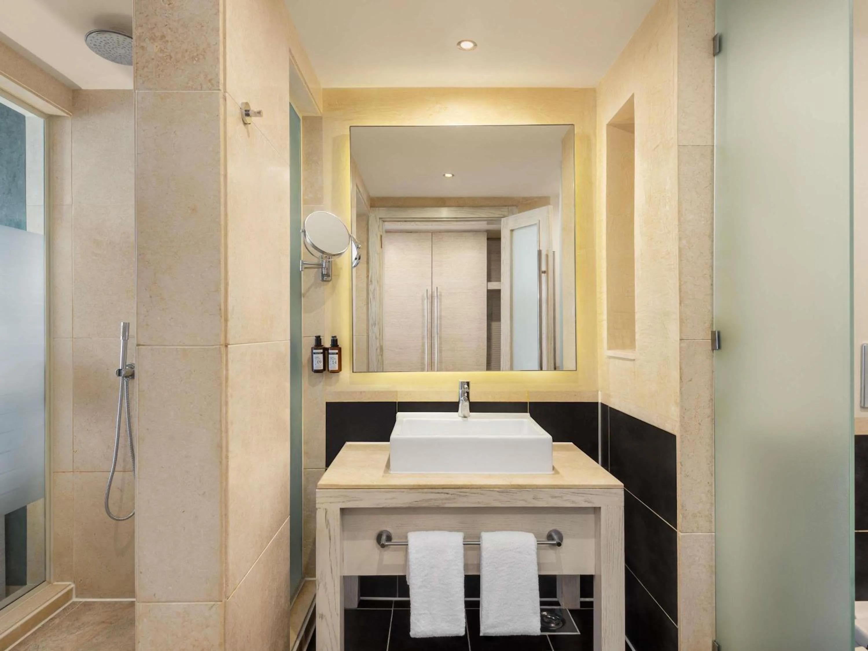 Deluxe Twin Room with Mountain View in Movenpick Waterpark Resort & Spa Soma Bay