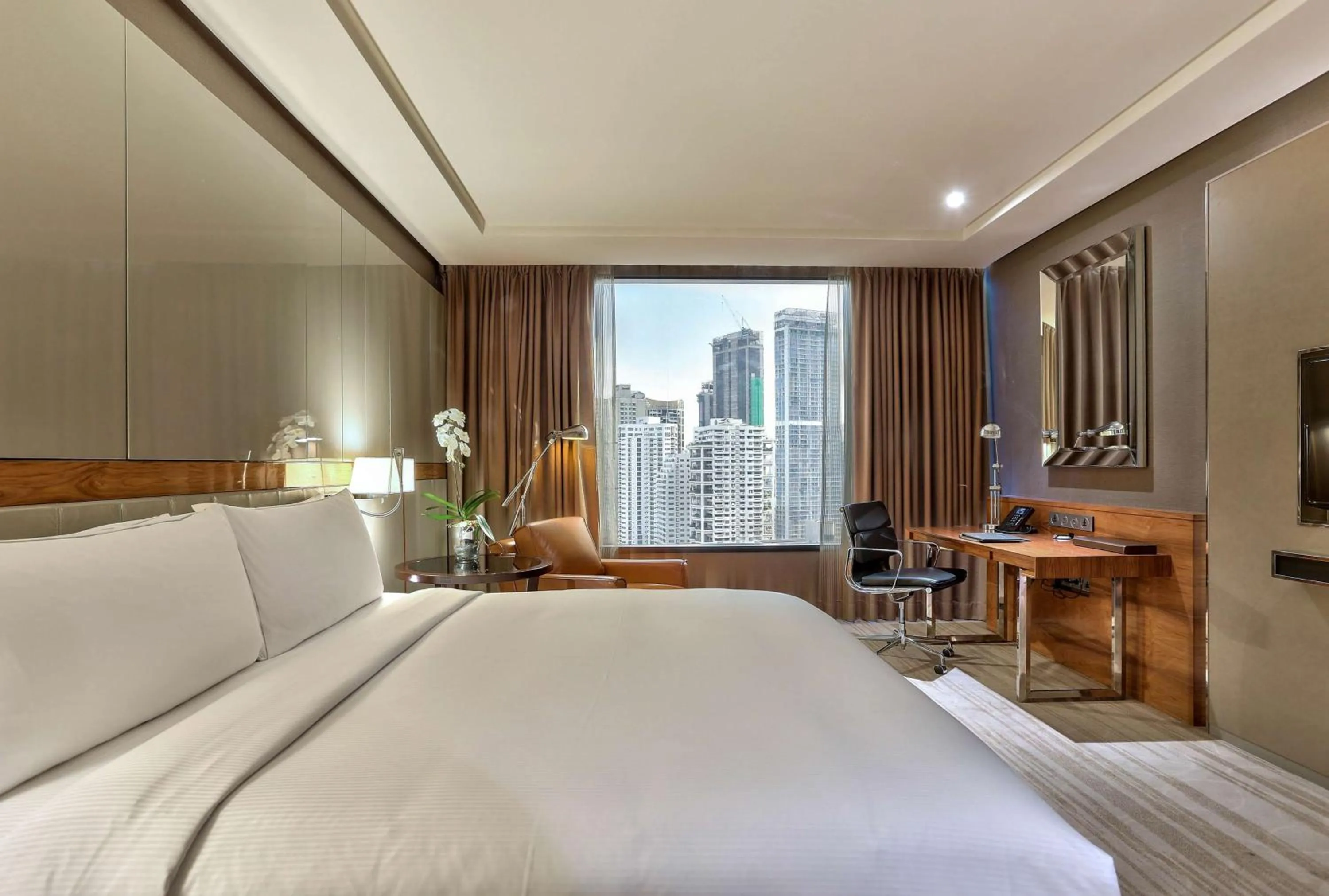 Premium Execuitve King Room in Hilton Sukhumvit Bangkok