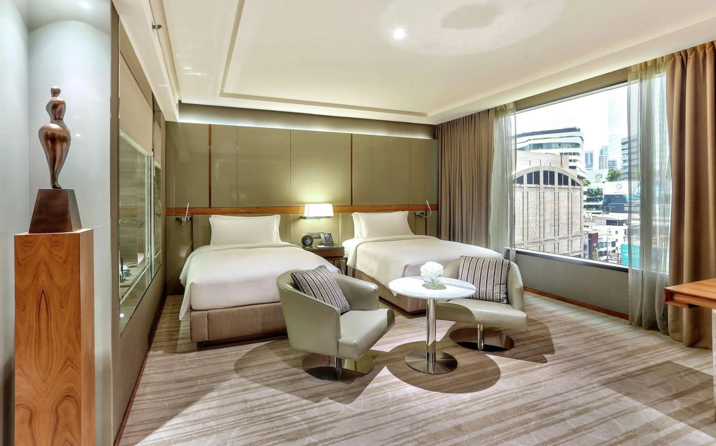 Junior Twin Suite in Hilton Sukhumvit Bangkok