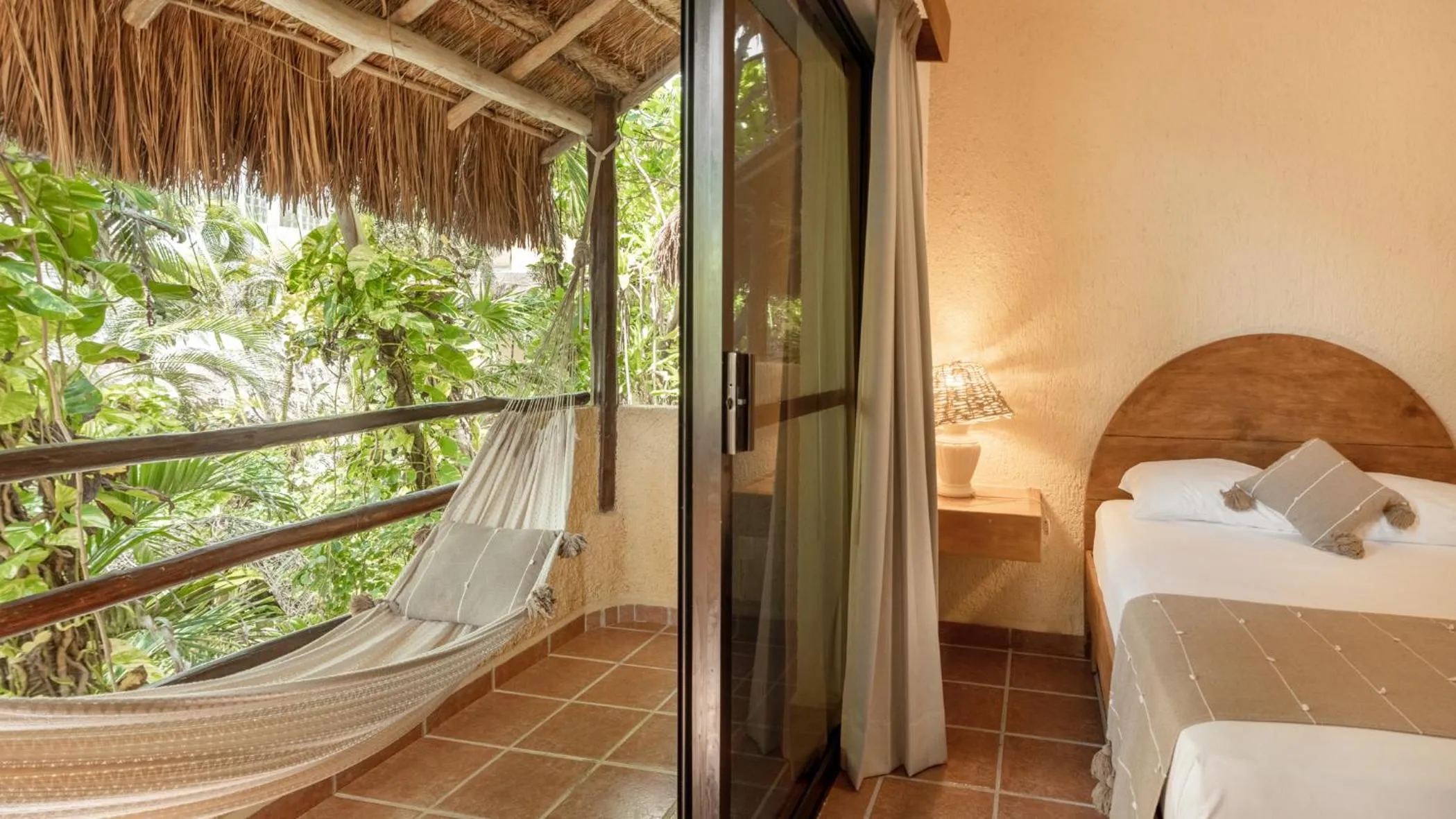 Twin Room with Garden View in Hotel Casa Colibri