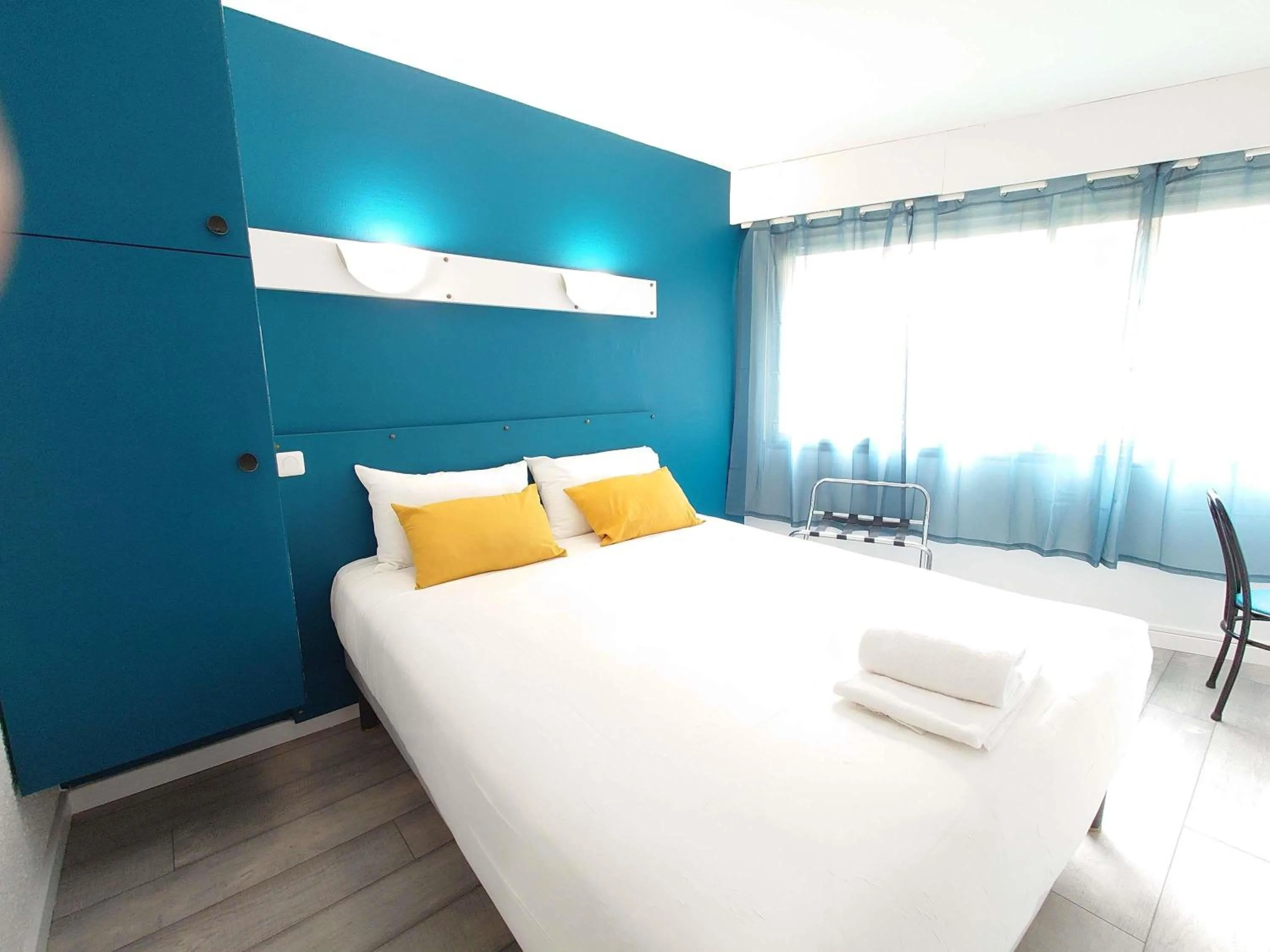 POP Room with Double Bed in greet hotel Grenoble Centre Gare