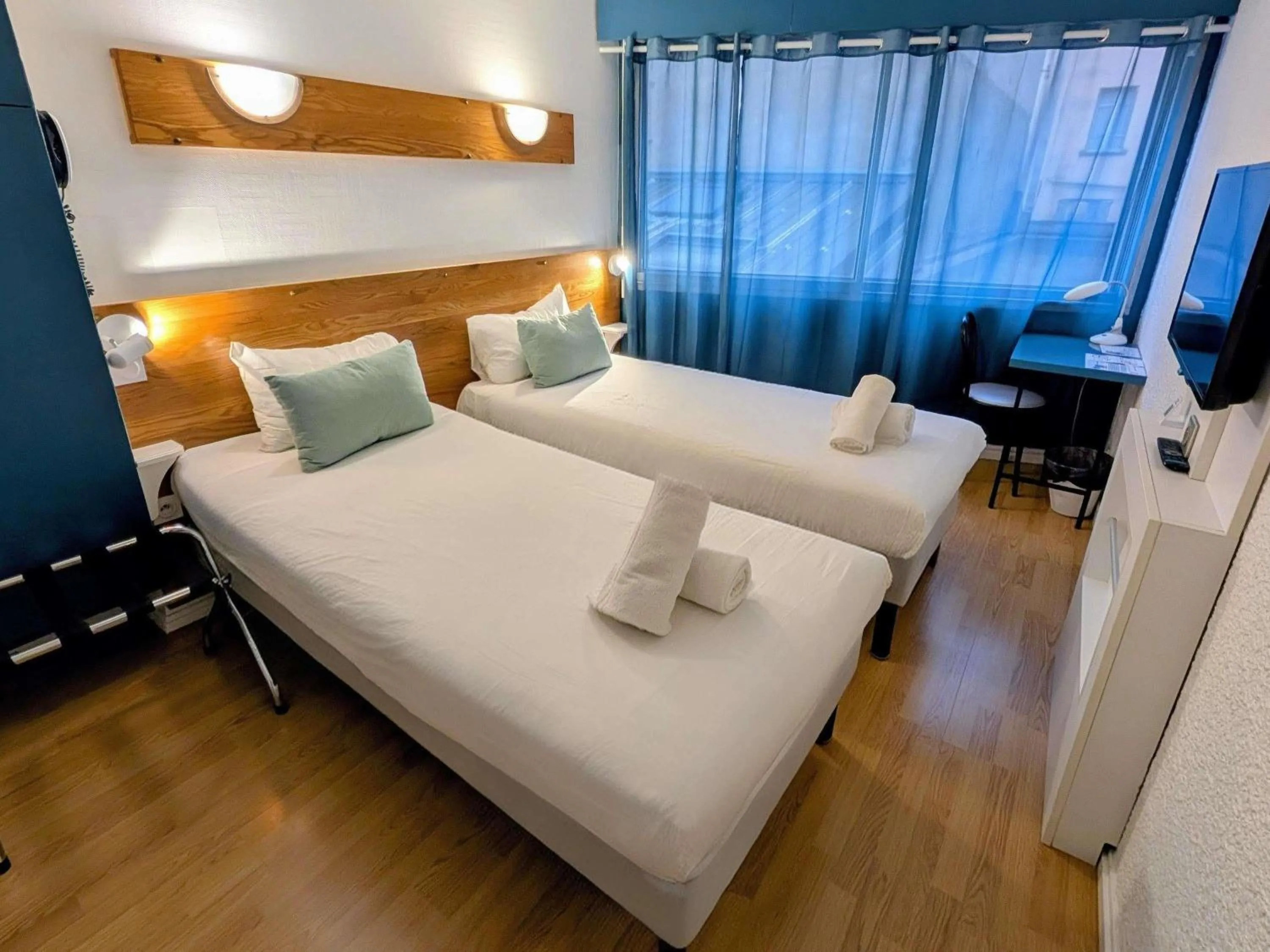 POP Room with Two Single Beds in greet hotel Grenoble Centre Gare