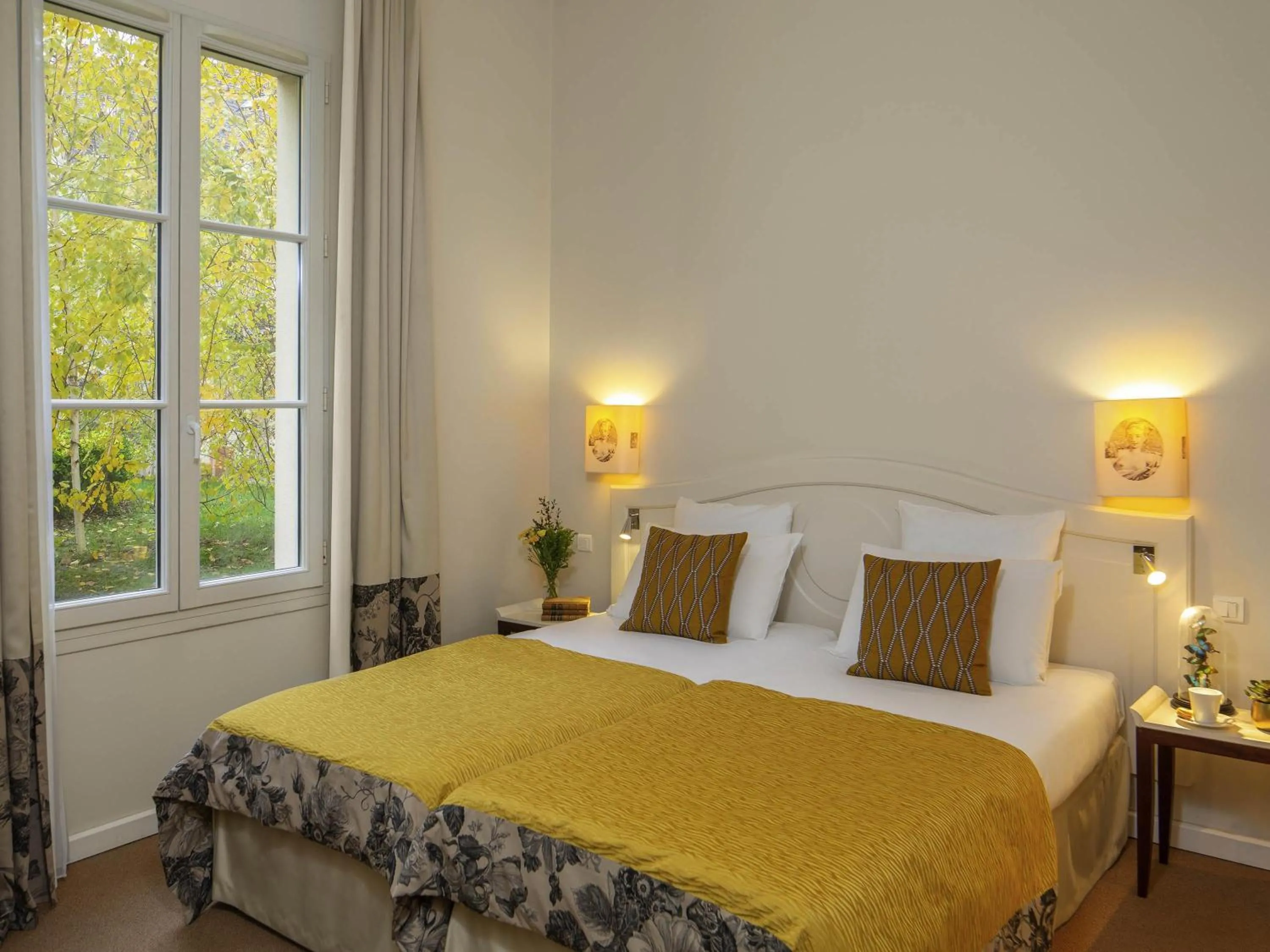 Standard Twin Room in Mercure Rambouillet Relays Du Château