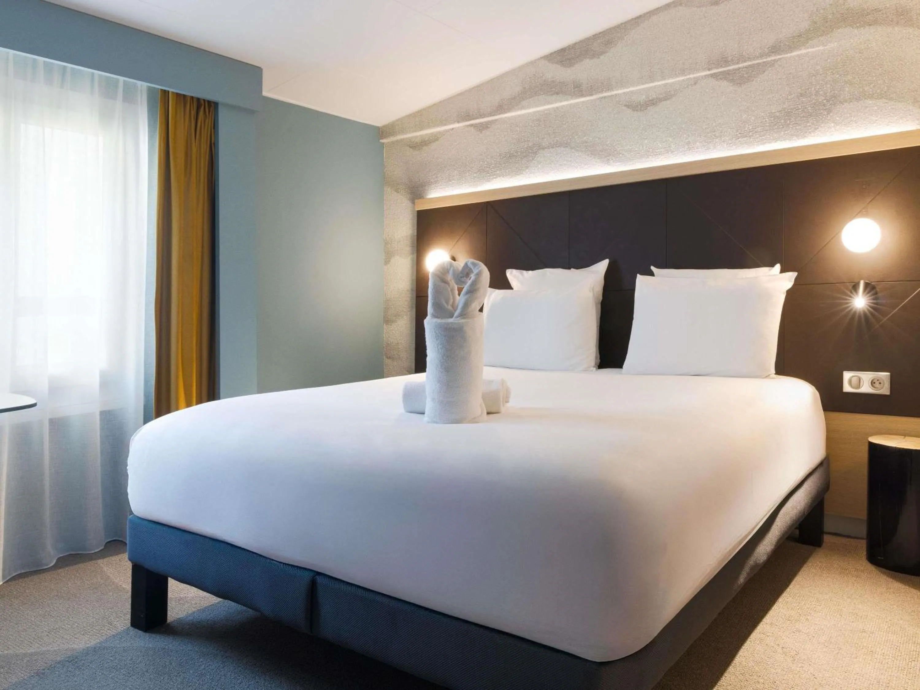 Classic Double Room in Mercure Annecy Centre