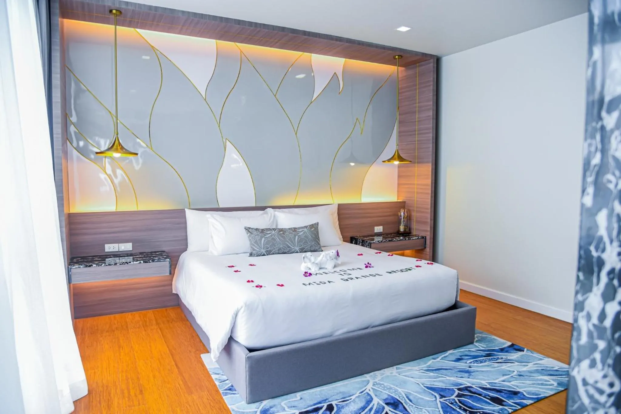 Villa with Private Pool in Mida Grande Resort Phuket Official Account