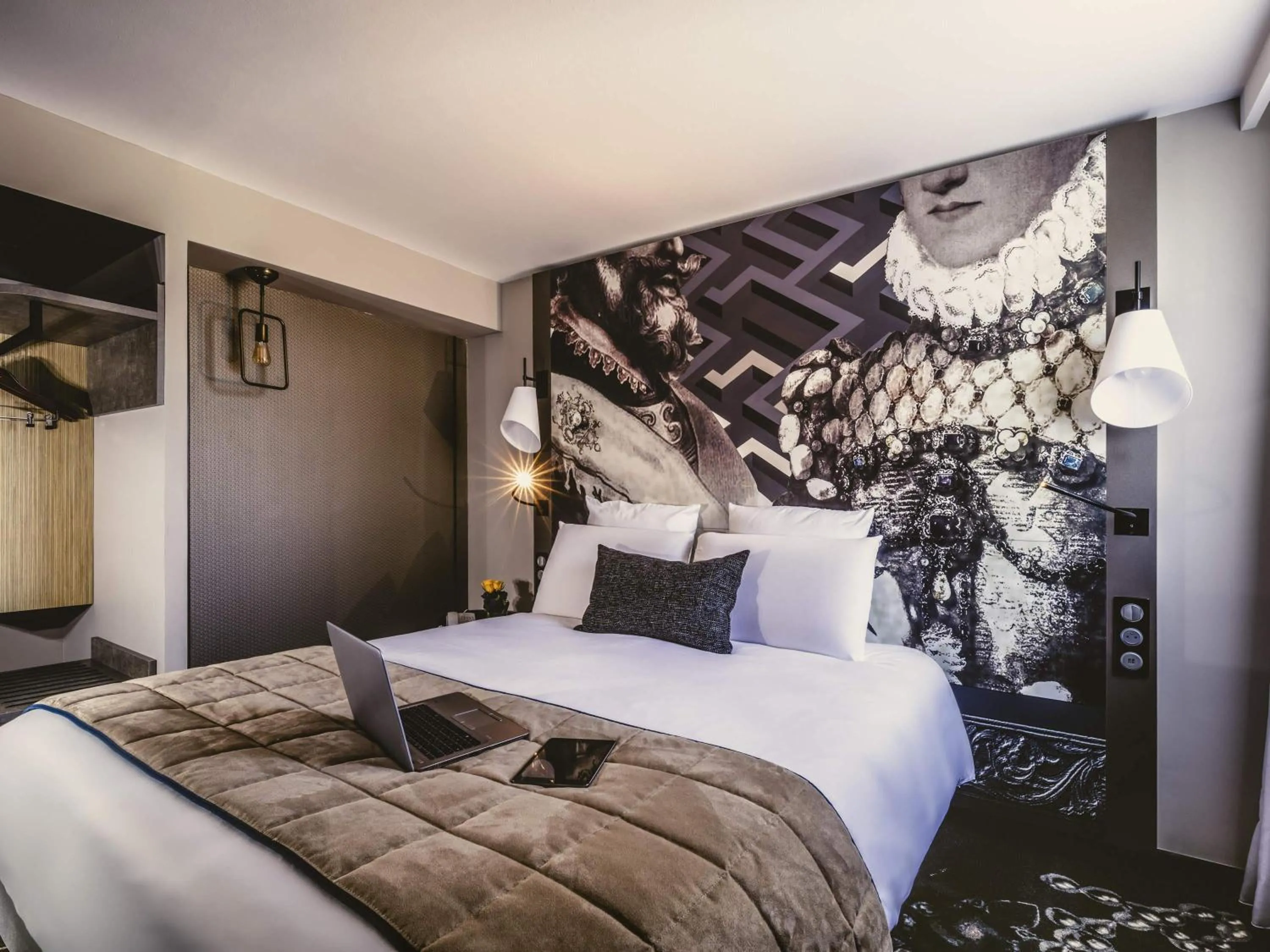 Deluxe Double Room in Mercure Pau Palais des Sports