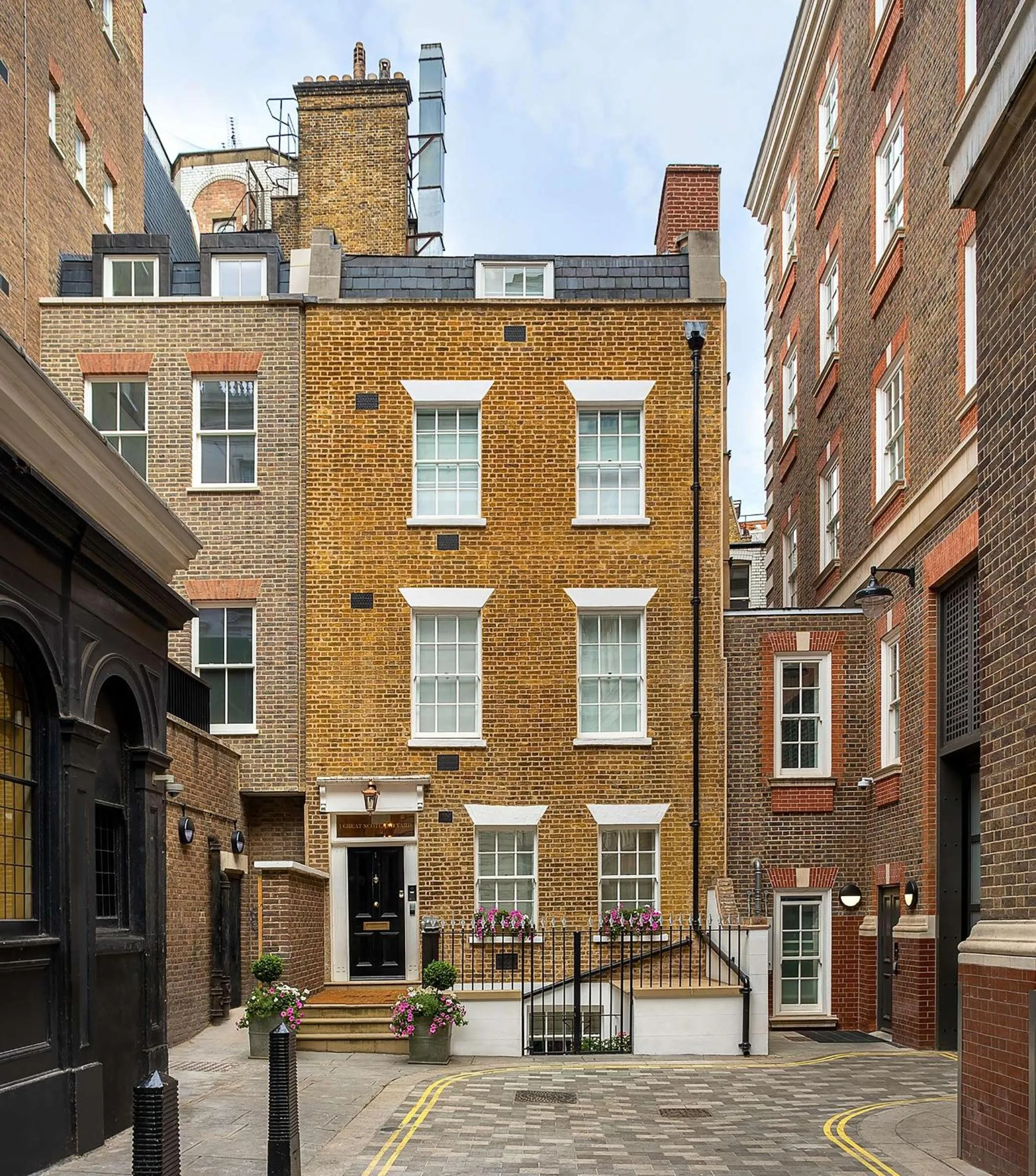 Two-Bedroom Townhouse in Great Scotland Yard Hotel, part of Hyatt