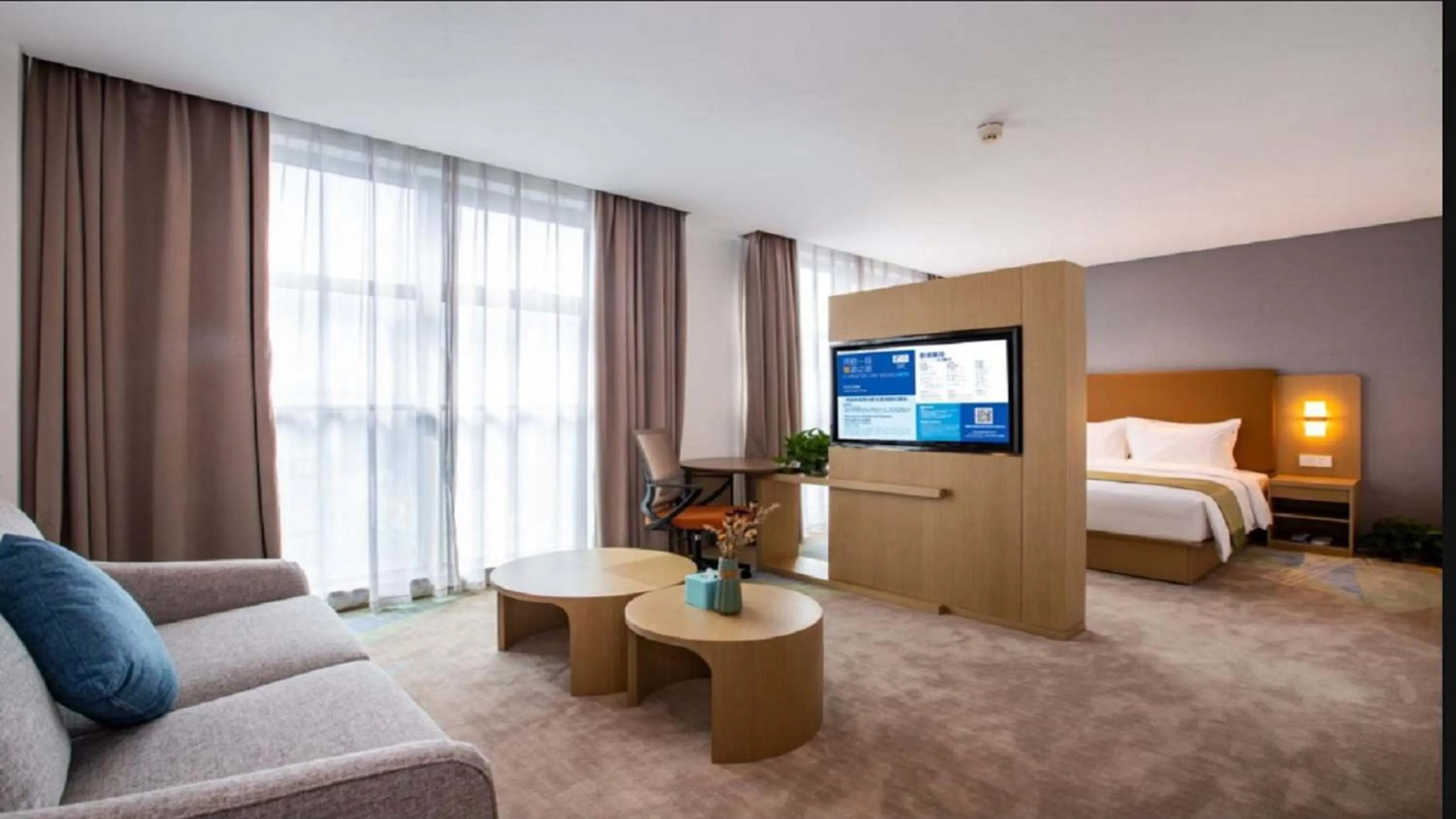 Standard King Room with Extra Space in Holiday Inn Express Changzhou Xinbei by IHG