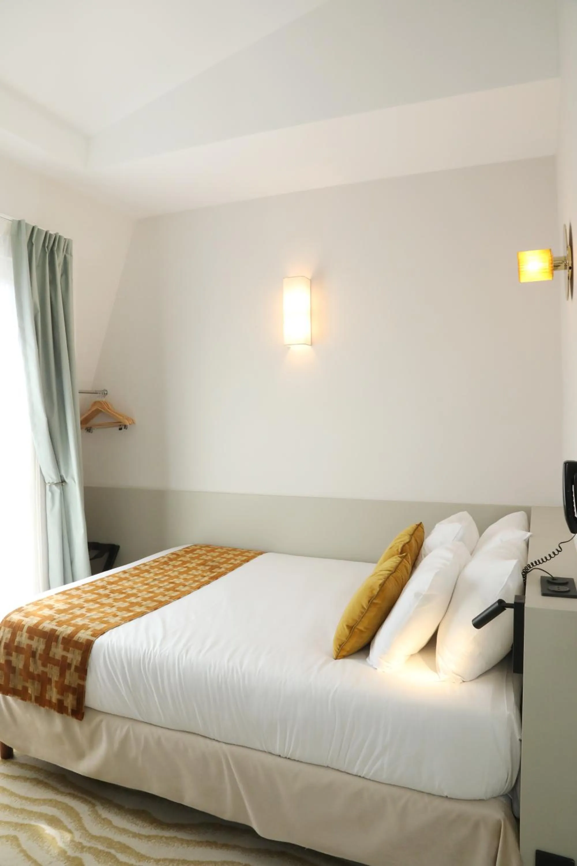Small Classic Double Room in Five Boutique Hotel Paris Quartier Latin