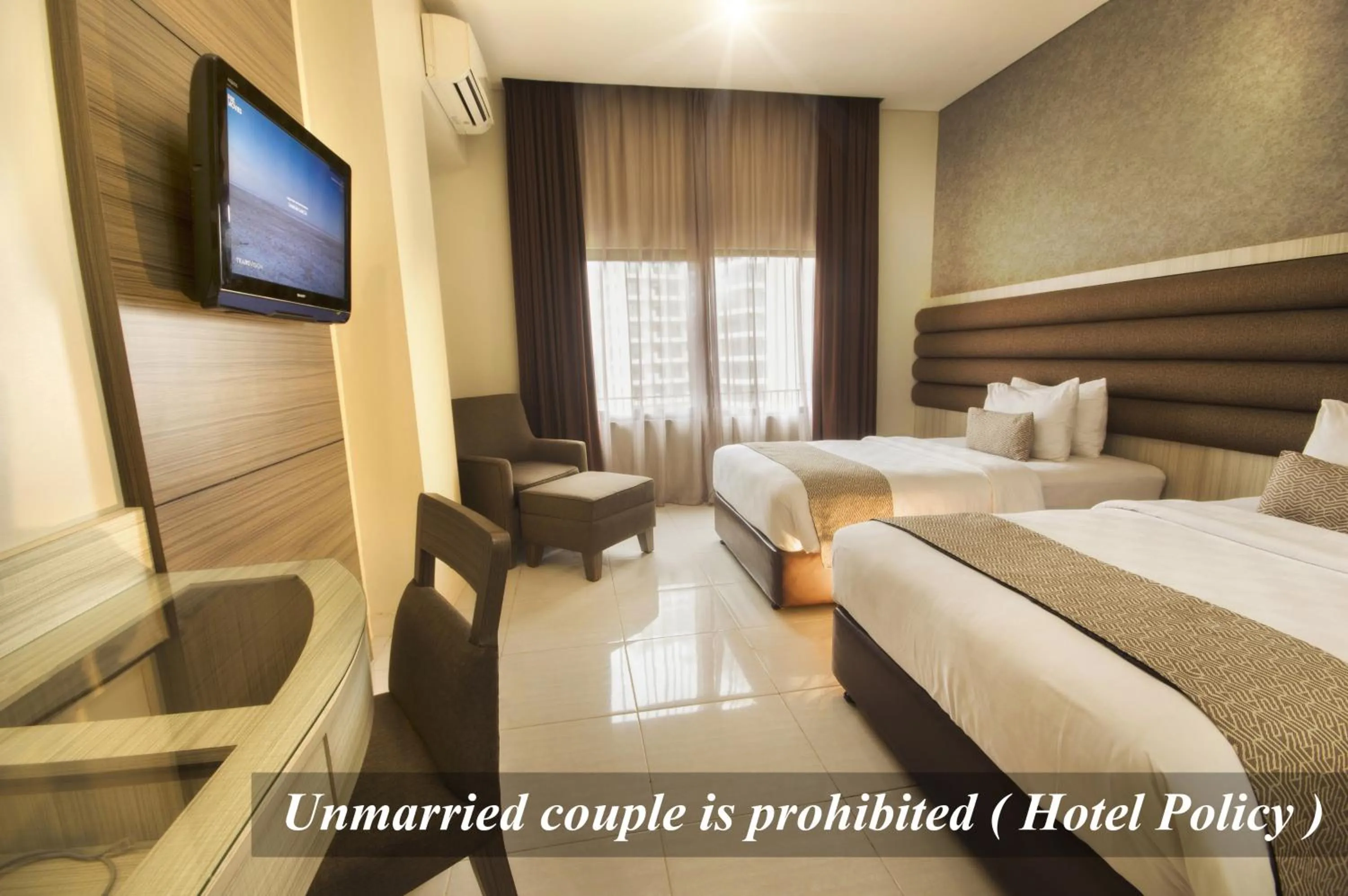 Deluxe Twin Room in Hotel Gren Alia Jakarta