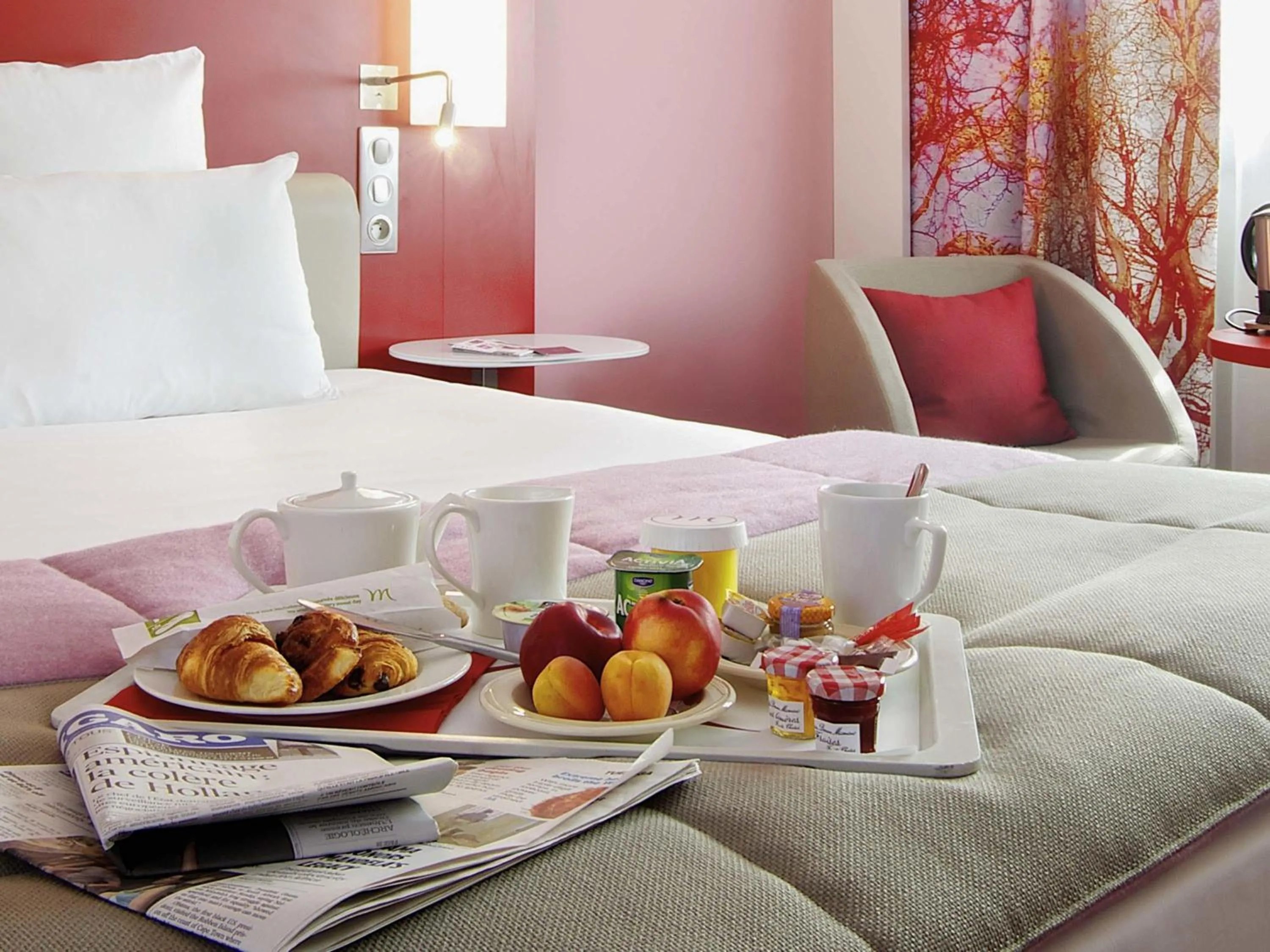 Accessible Deluxe Double Room  in Mercure Paris Montmartre Sacré Coeur