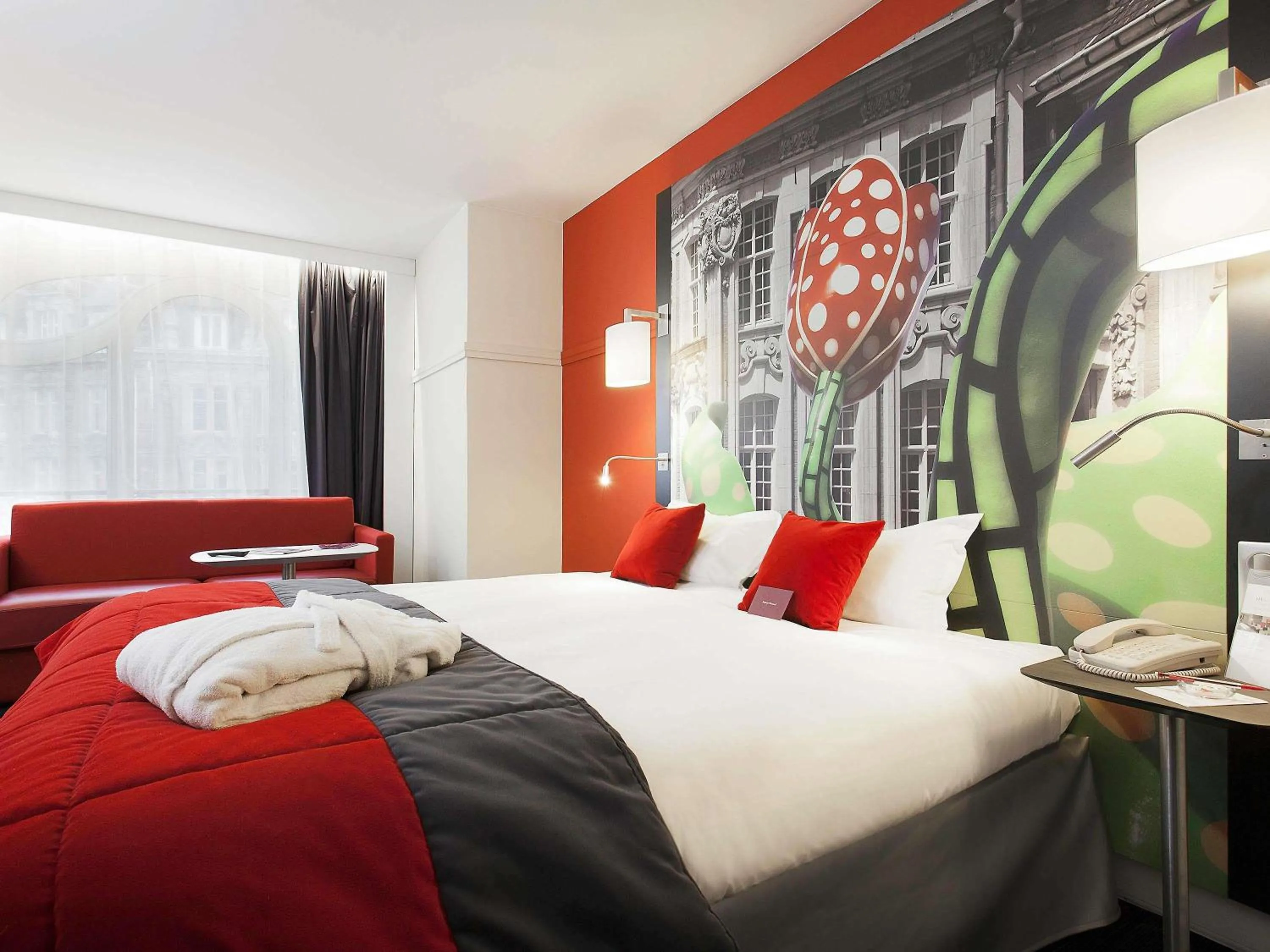 Suite with One Double Bed and One Sofabed in Mercure Lille Centre Grand Place