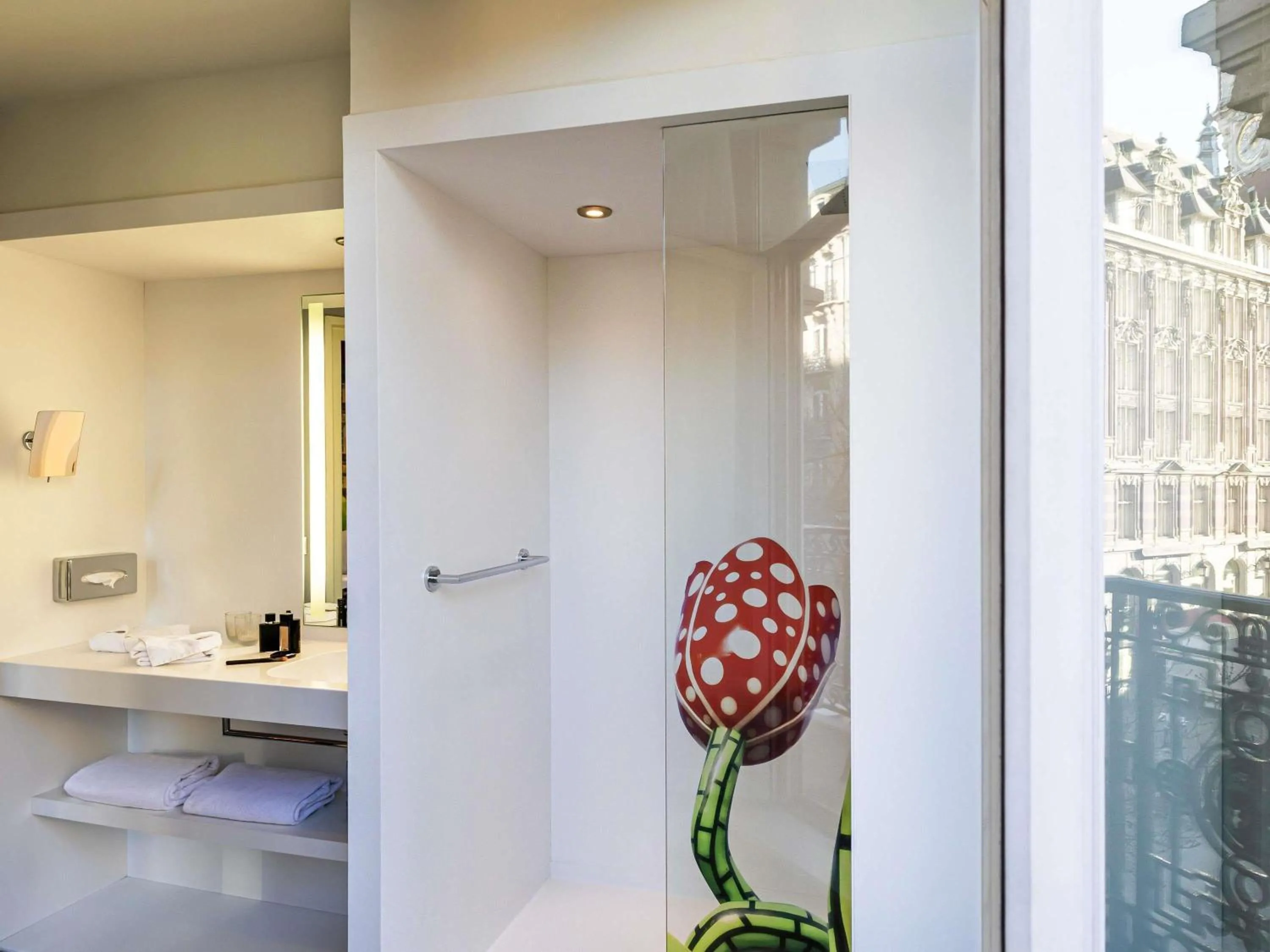 Standard Room with Two Single Beds in Mercure Lille Centre Grand Place