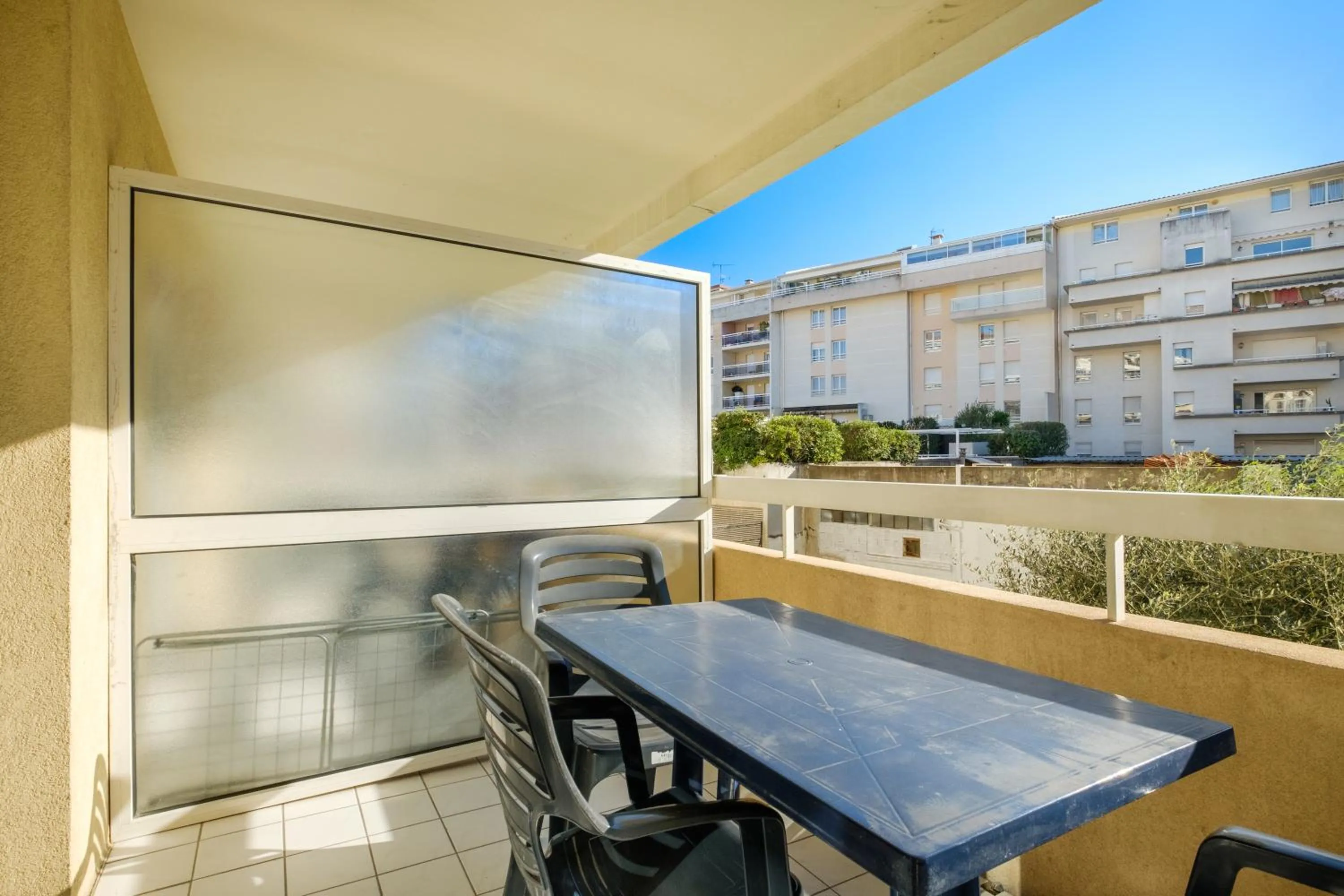 Standard Triple Studio in Residhotel Cannes Festival