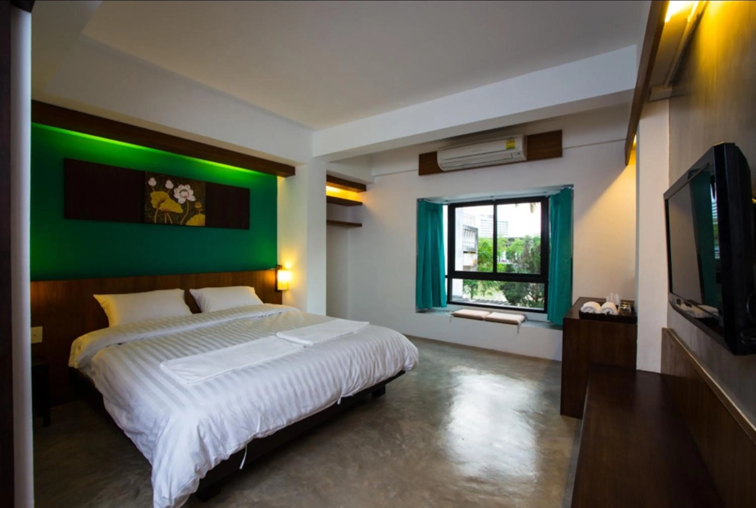 Deluxe Double Room with River View in Baan Ing Ping