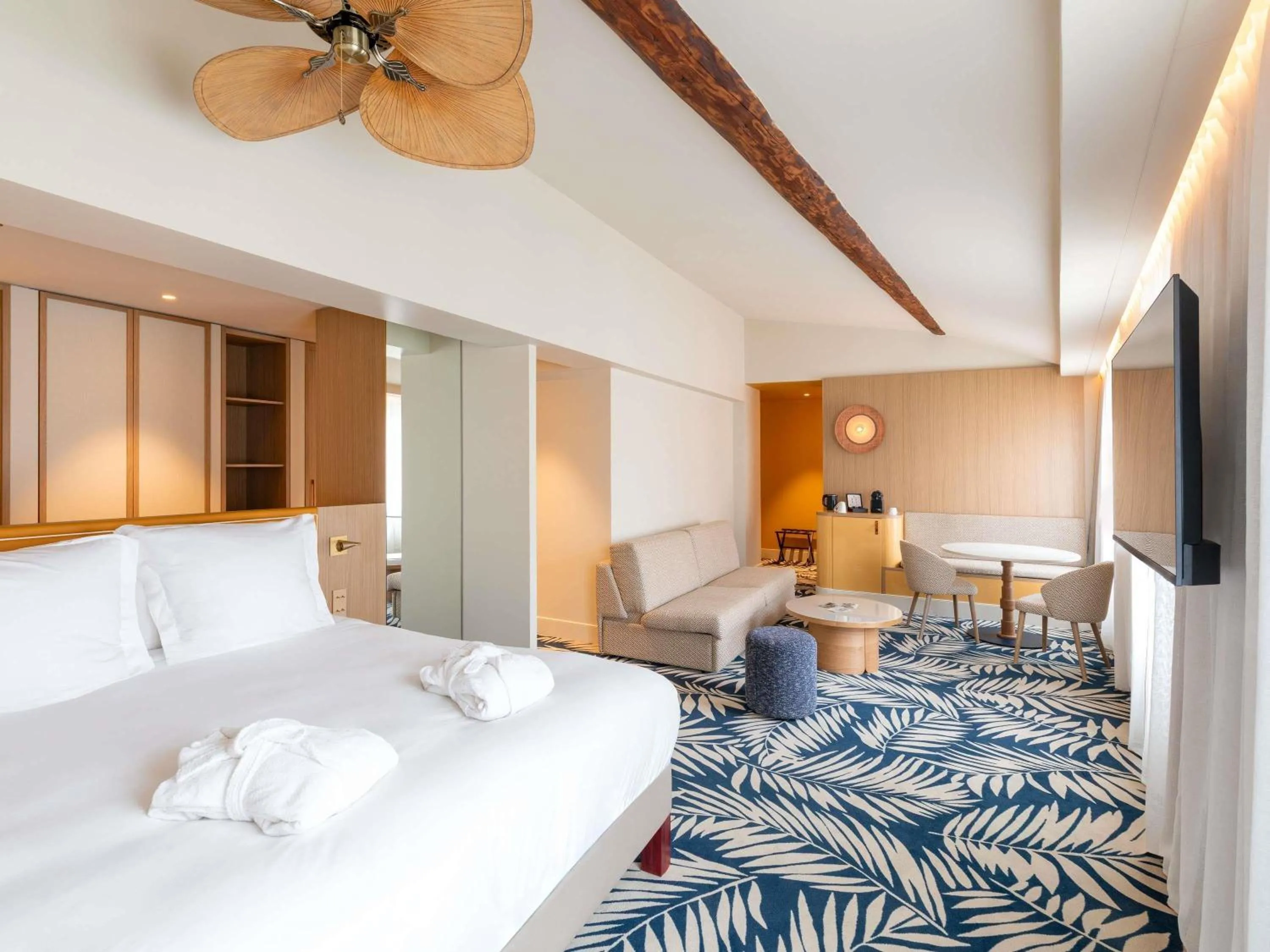 Junior Queen Suite and Sofa Bed and Street View in Grand Hotel Beauvau Marseille Vieux-Port - MGallery Collection