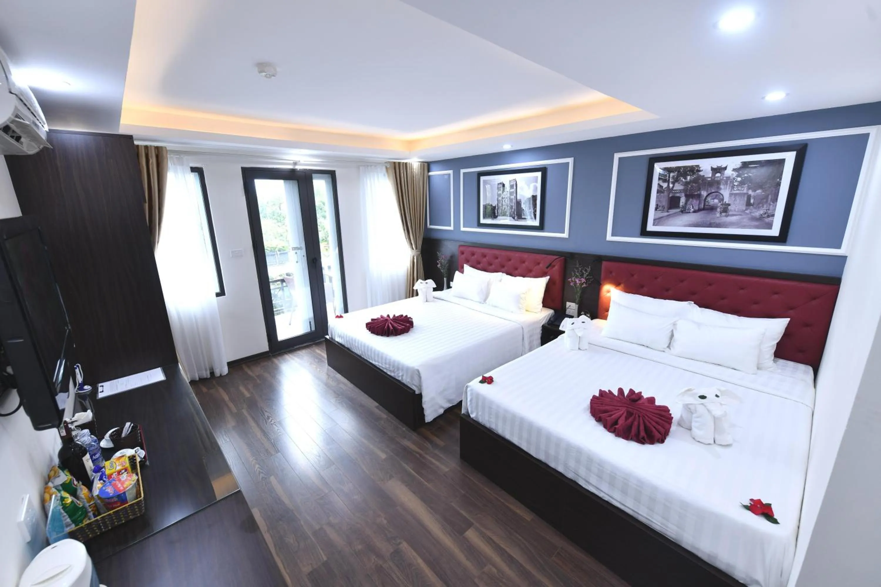 Family Suite with Balcony in Hanoi Elpis Grand Hotel