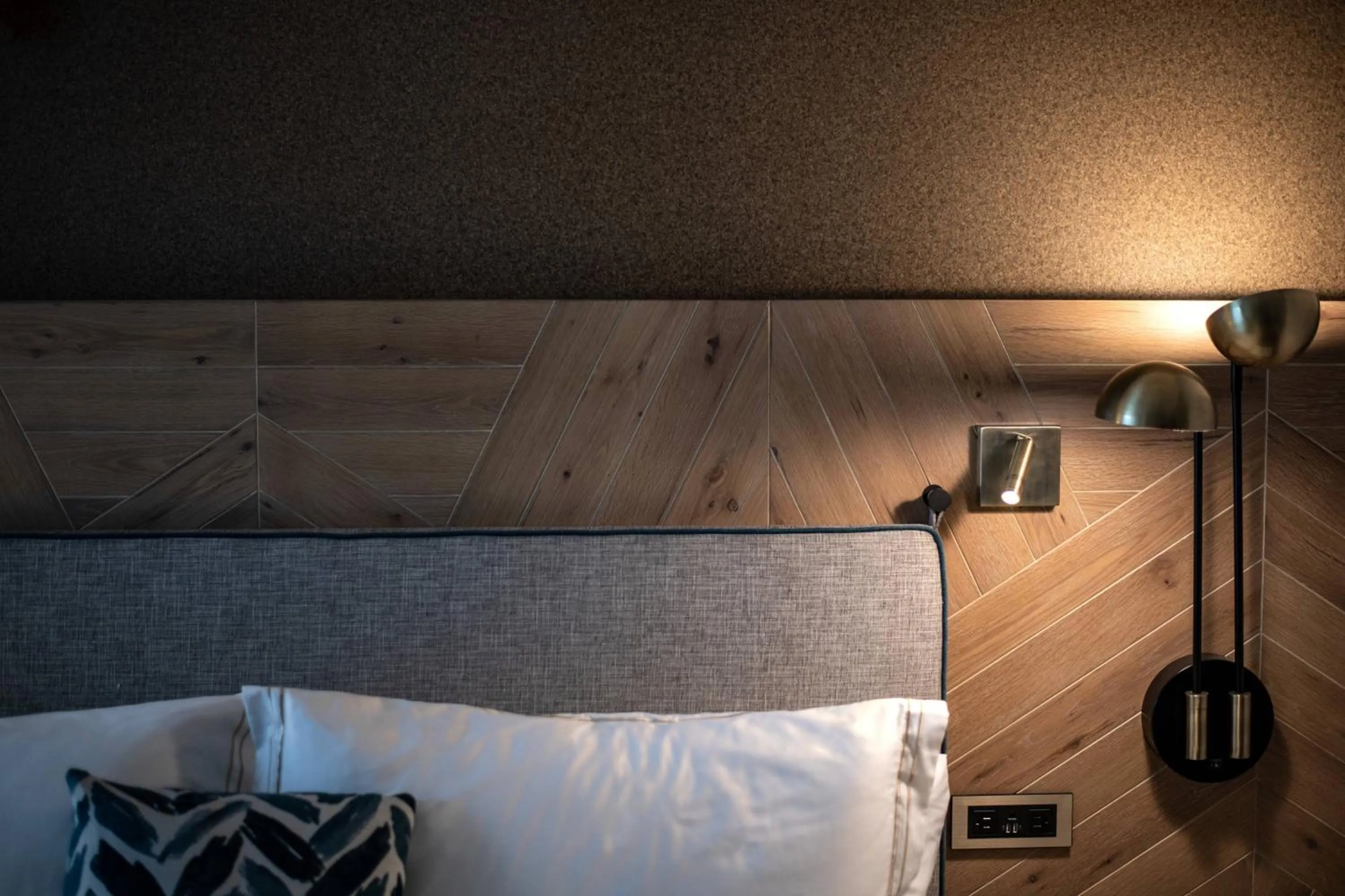 Guest room, 1 King, City view in The Otis Hotel Austin, Autograph Collection