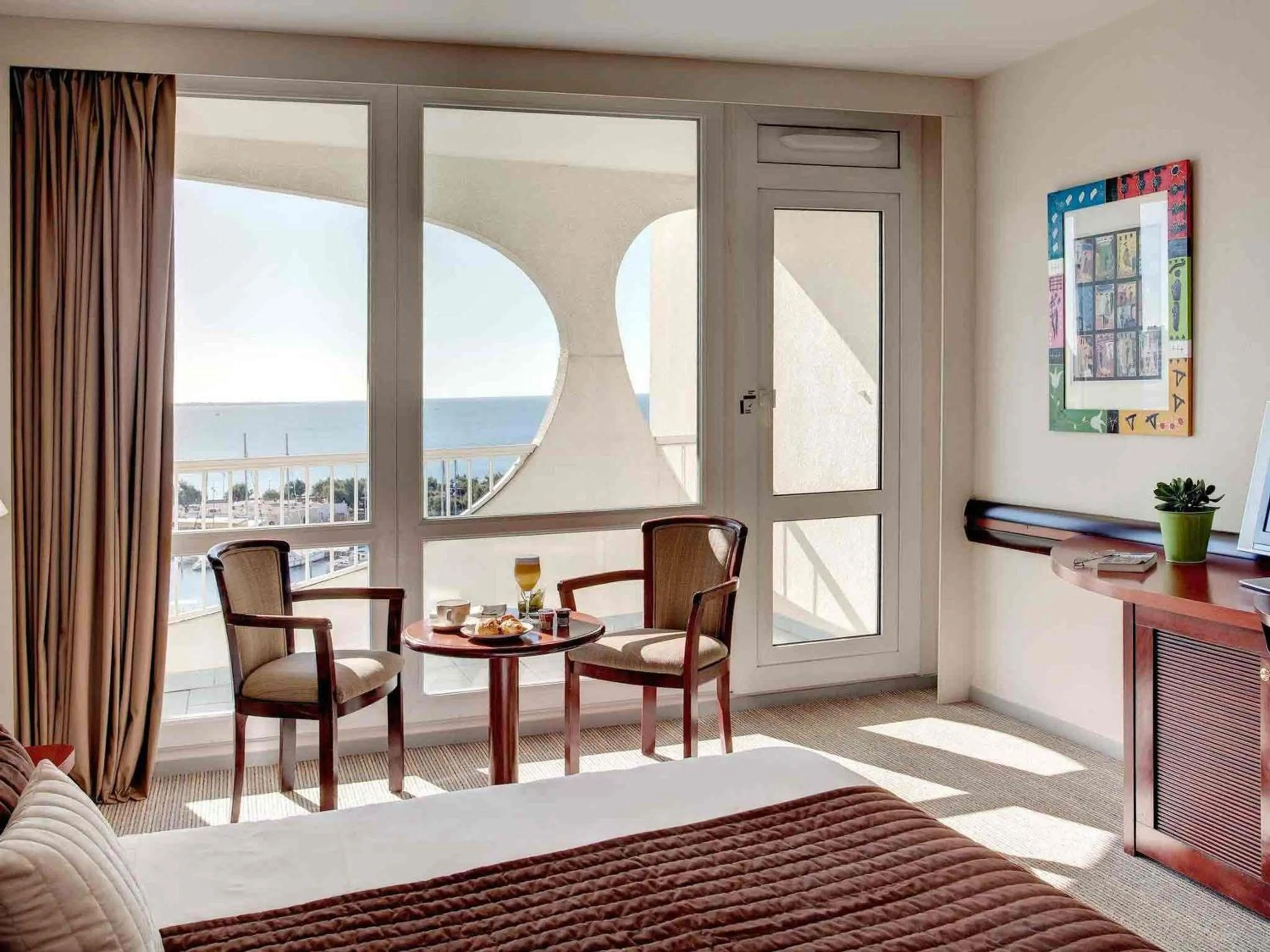 Classic Twin Room with Harbor View in Mercure Port La Grande Motte