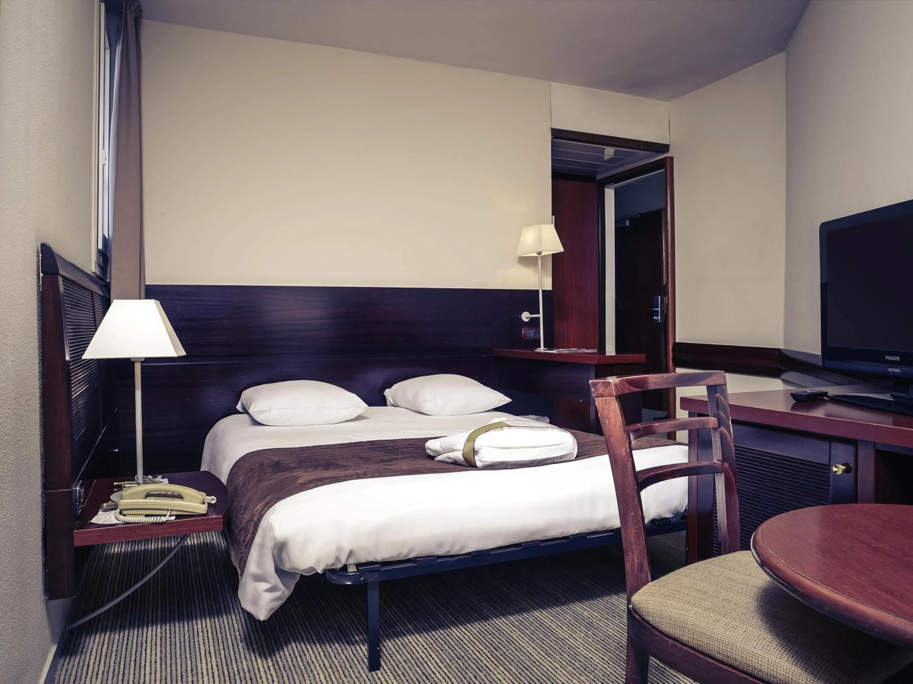 Junior Suite with Side Sea View in Mercure Port La Grande Motte