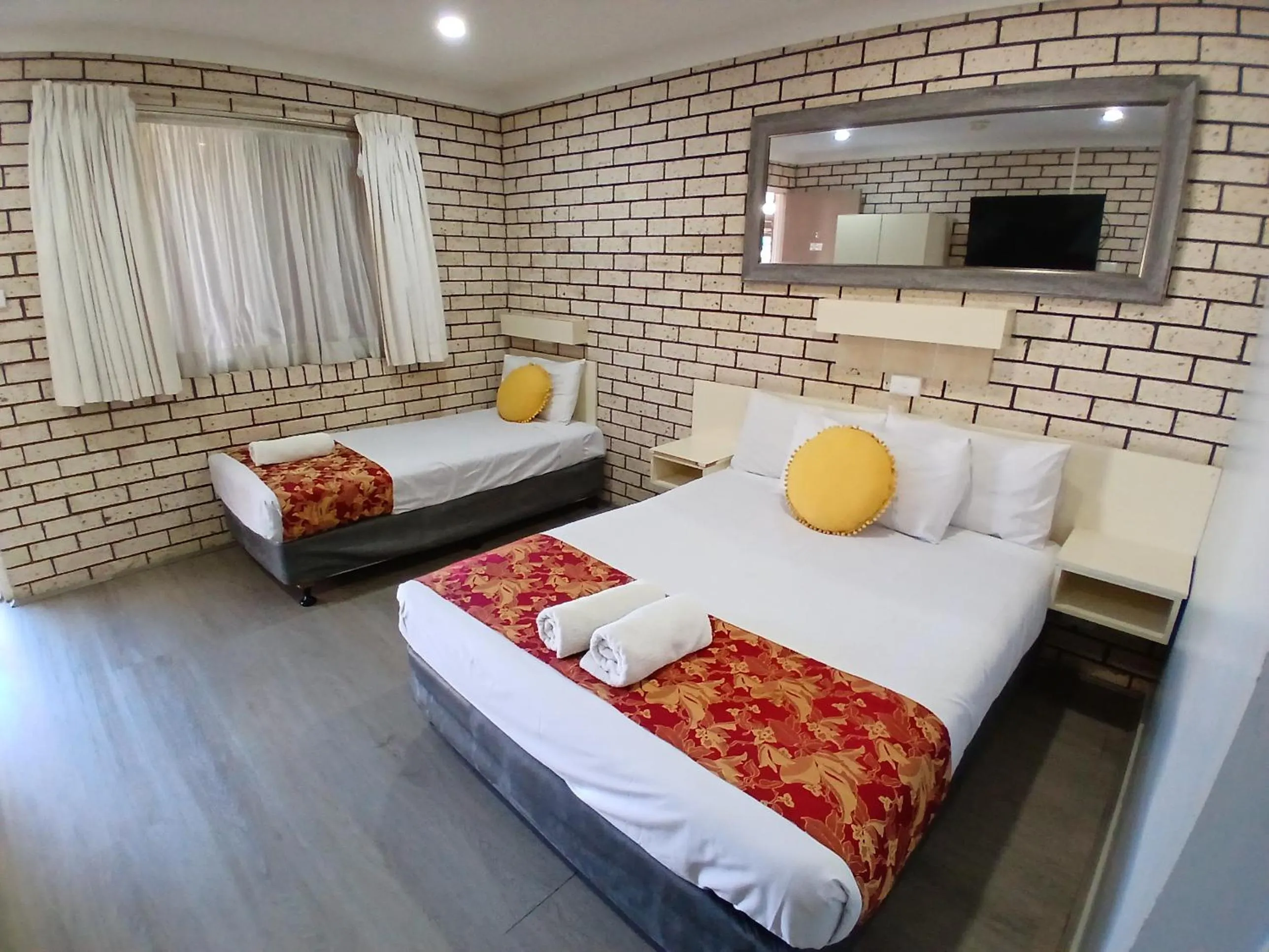 Standard Twin Room in Alfa motel