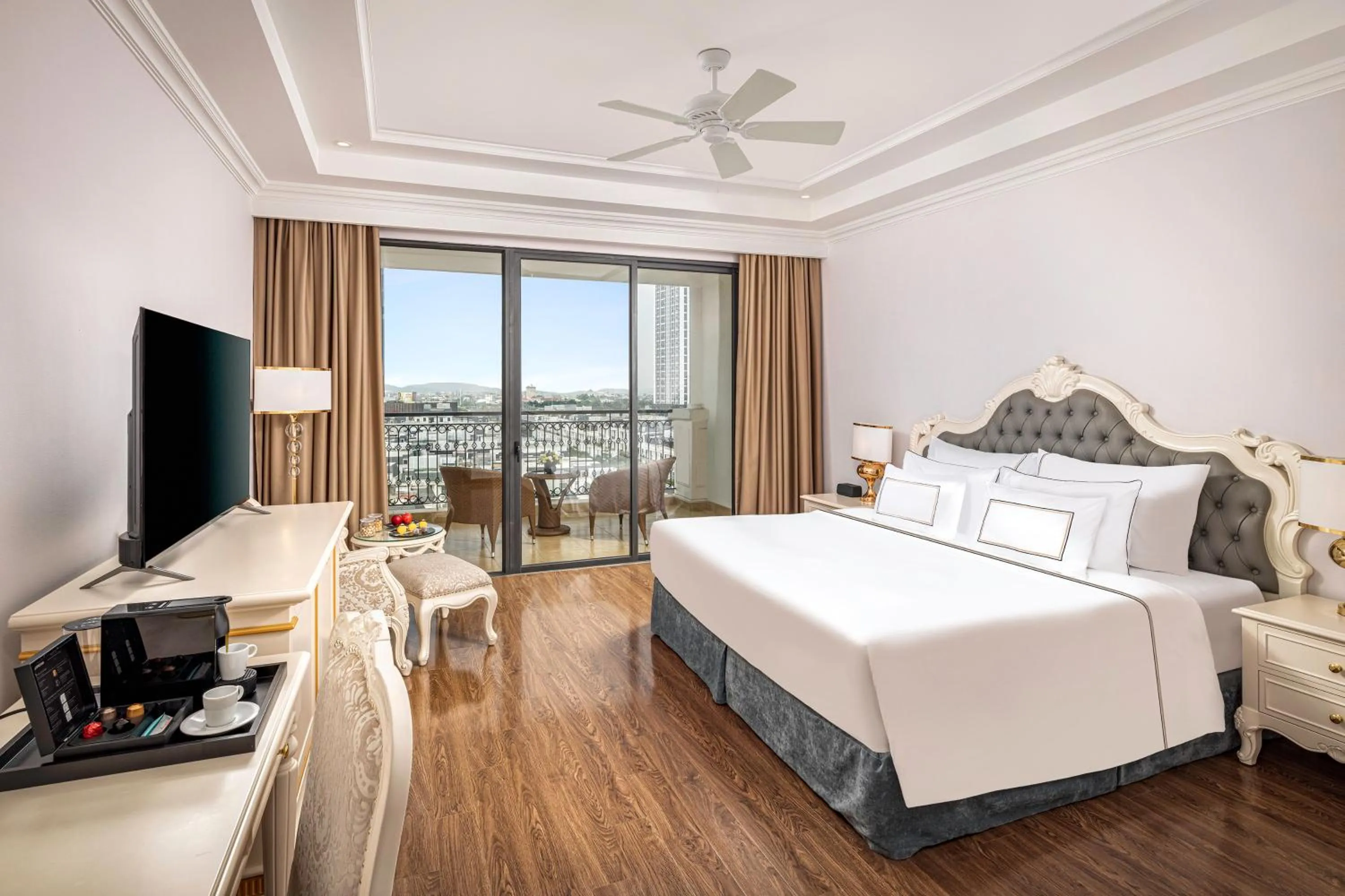 The Level Premium Room - single occupancy - Complimentary Executive Lounge Access in Meliá Vinpearl Hai Phong Rivera