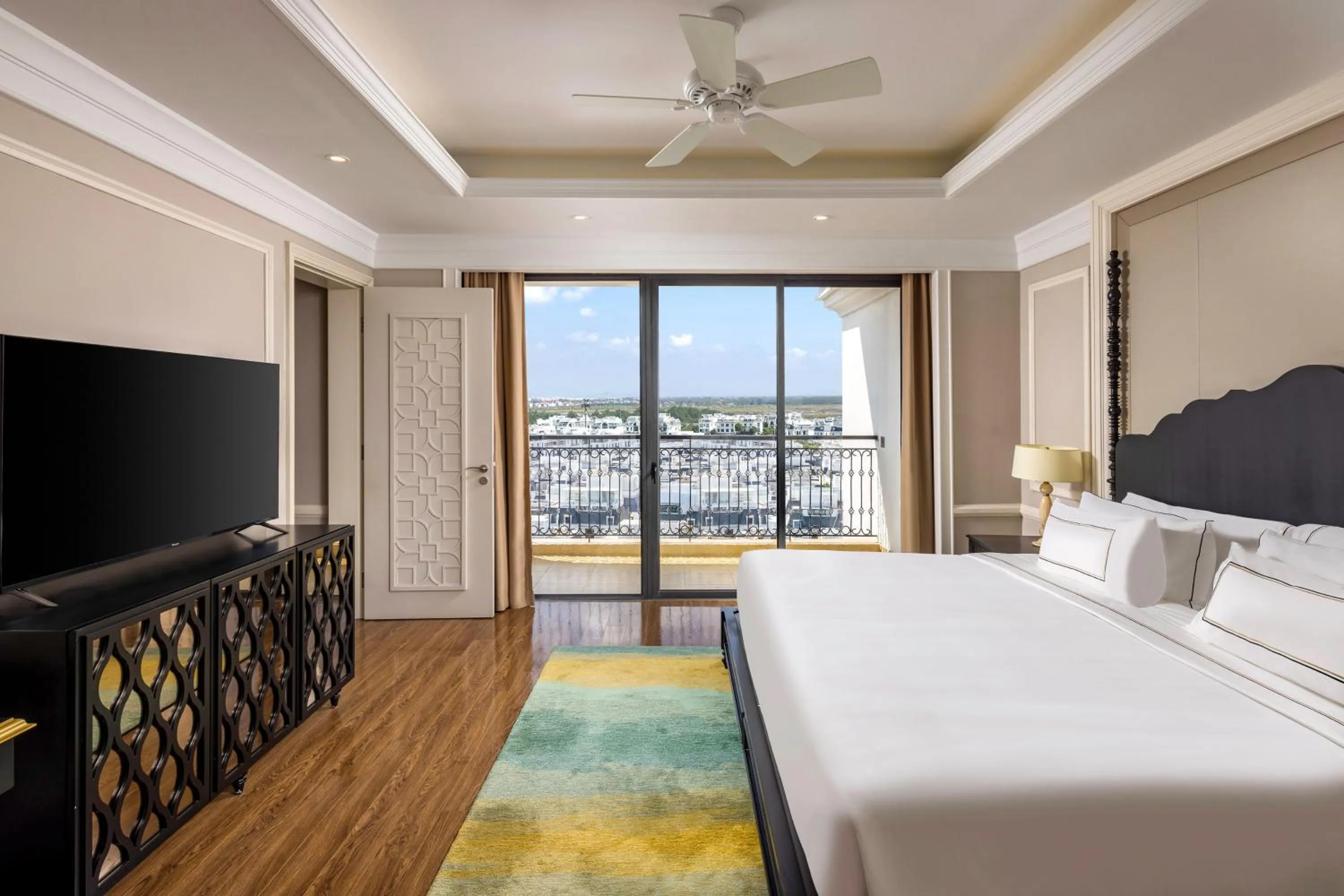 Suite in Meliá Vinpearl Hai Phong Rivera