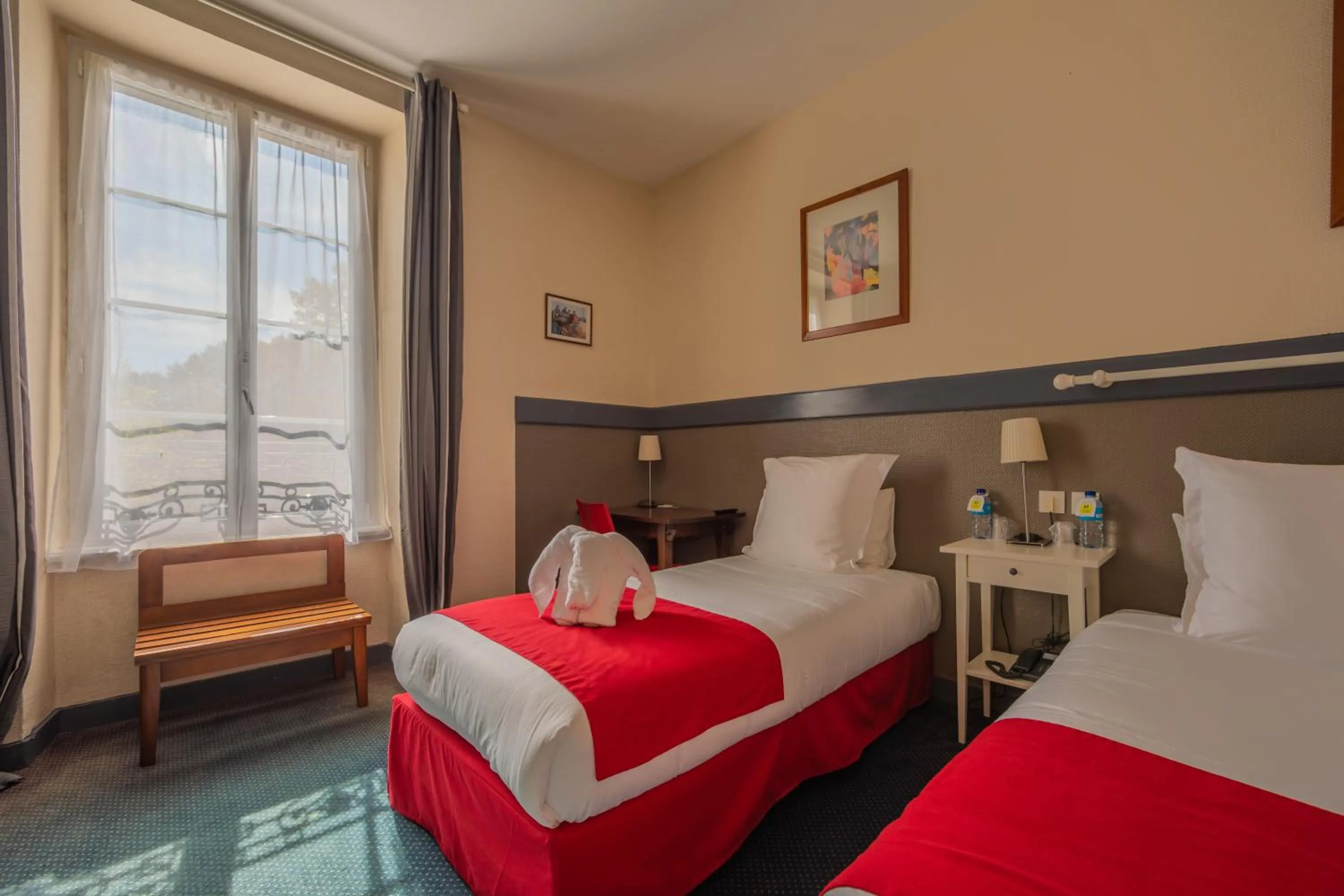 Family Privilege Room in Logis- Auberge De Kerveoc'h