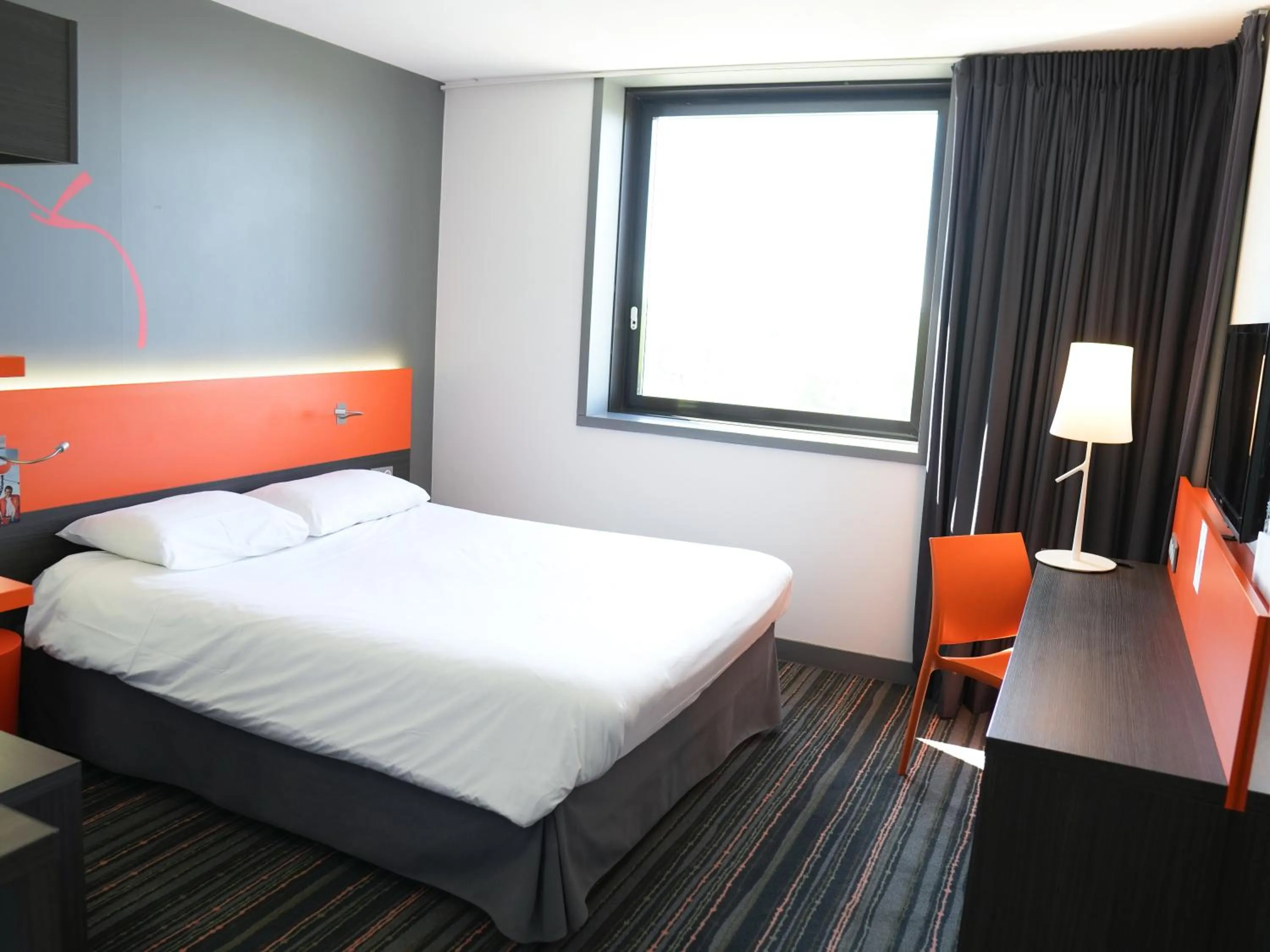 Standard Double Room in ibis Styles Caen centre gare