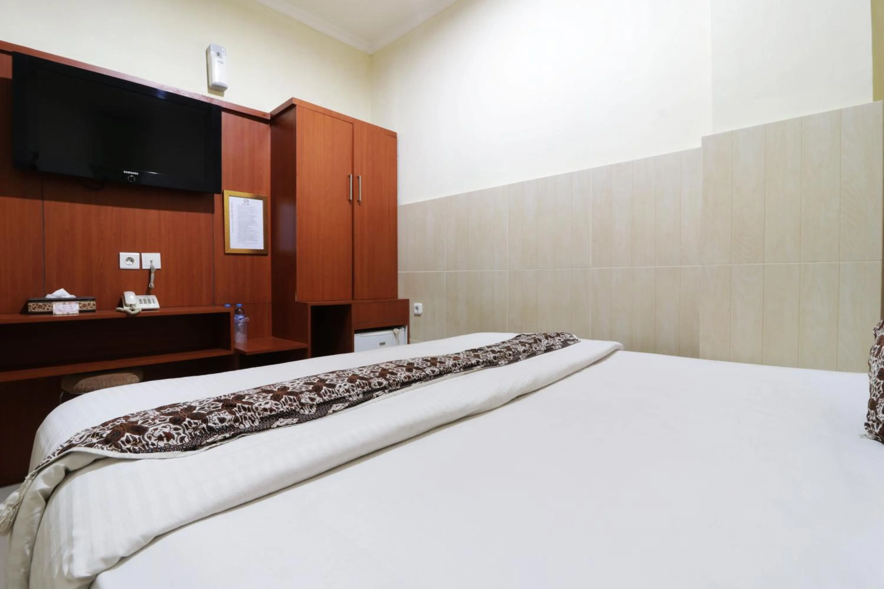 Deluxe Suite in Urbanview Hotel 58 Bintaro
