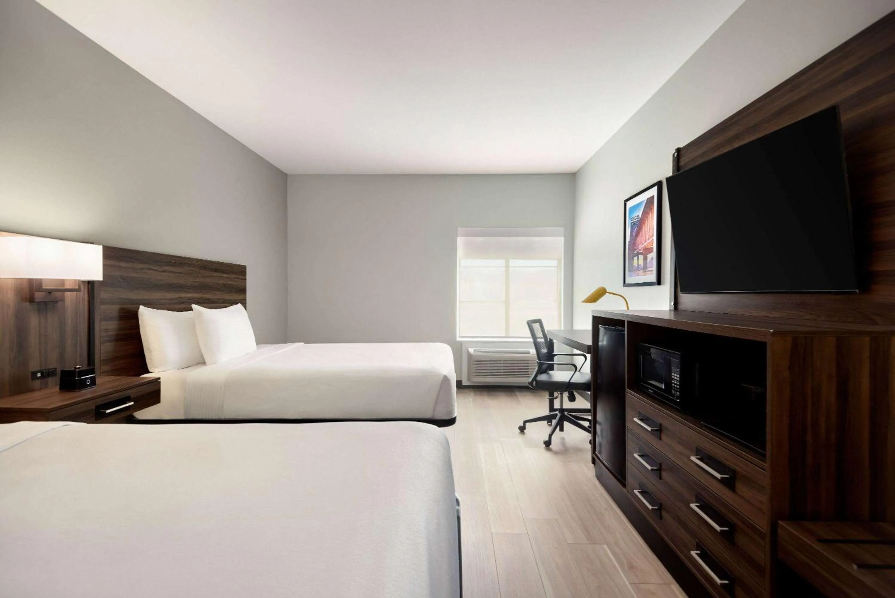 Deluxe Queen Room with Two Queen Beds in La Quinta by Wyndham Gonzales LA