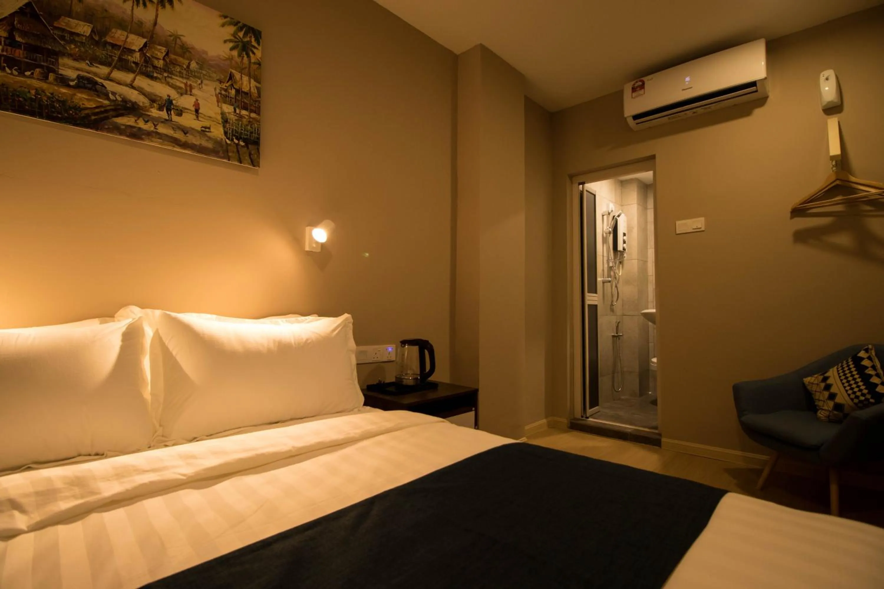 Deluxe Queen Room in Hexa Hotel & Backpackers Capsules Bukit Bintang