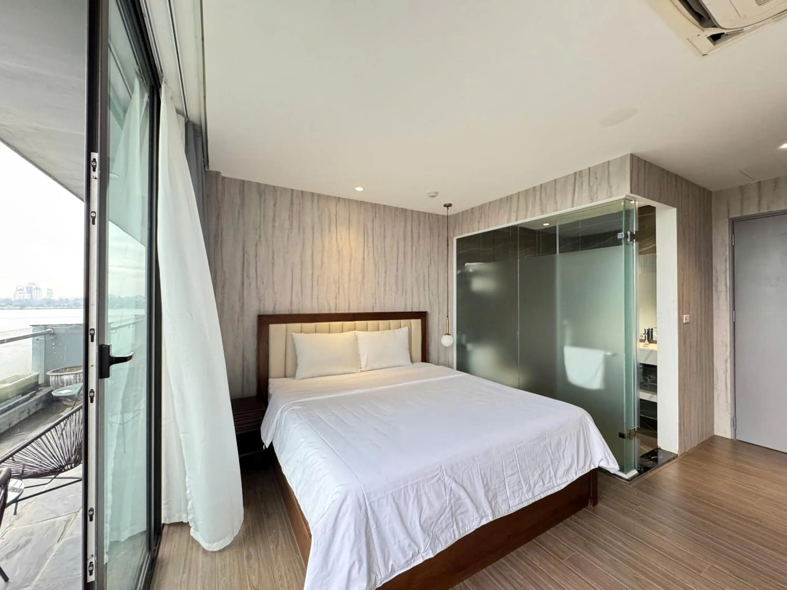 Bungalow with Patio in 22Land Moon West Lake