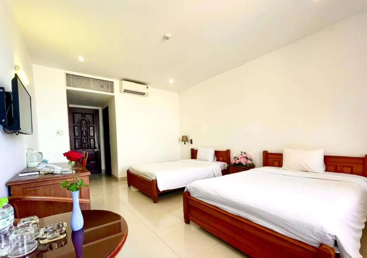 Superior Queen Room in My Khe 2 Da Nang Seafront Hotel