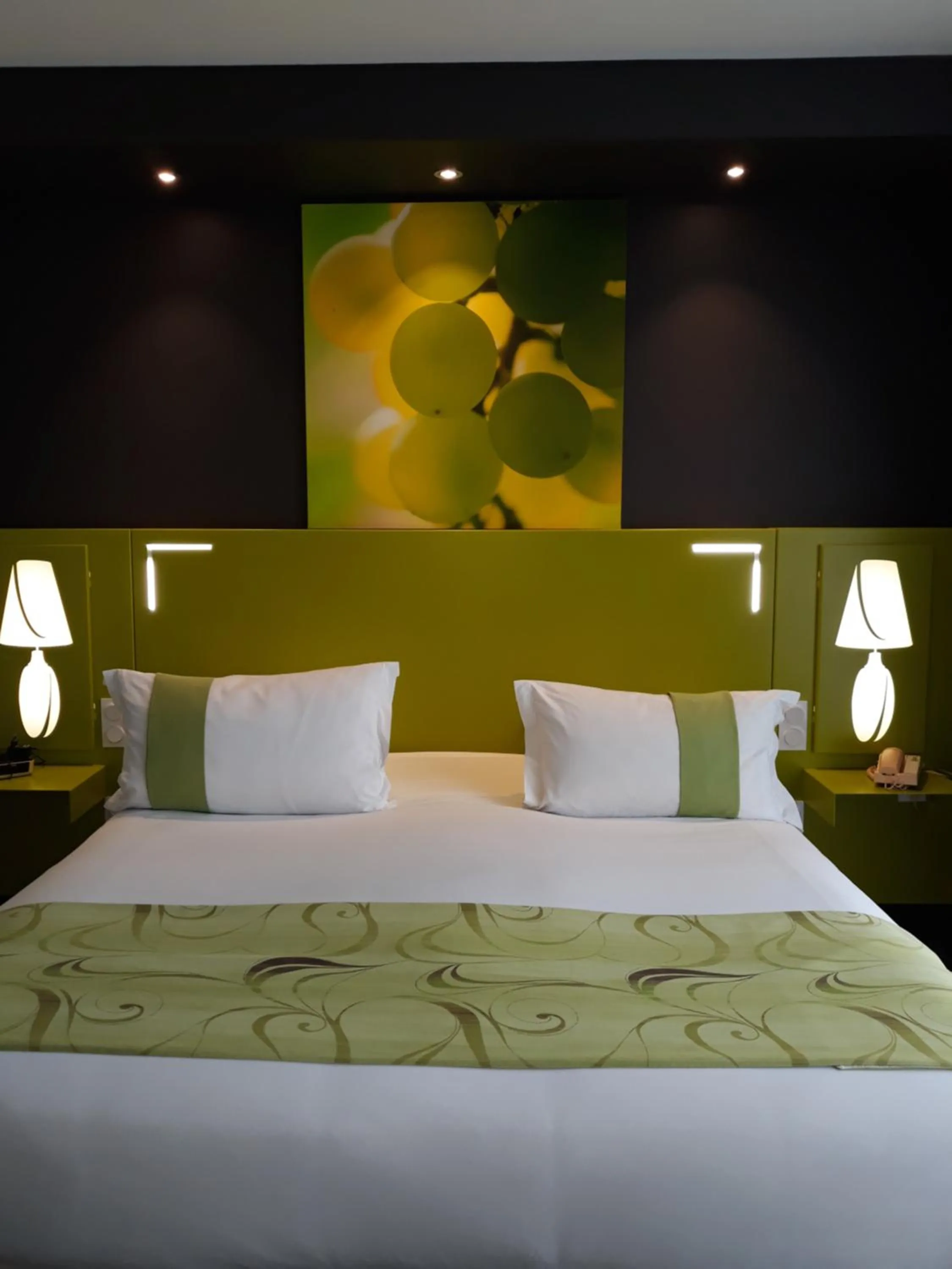 Deluxe Double or Twin Room in Golf Hotel Colvert - Room Service Disponible