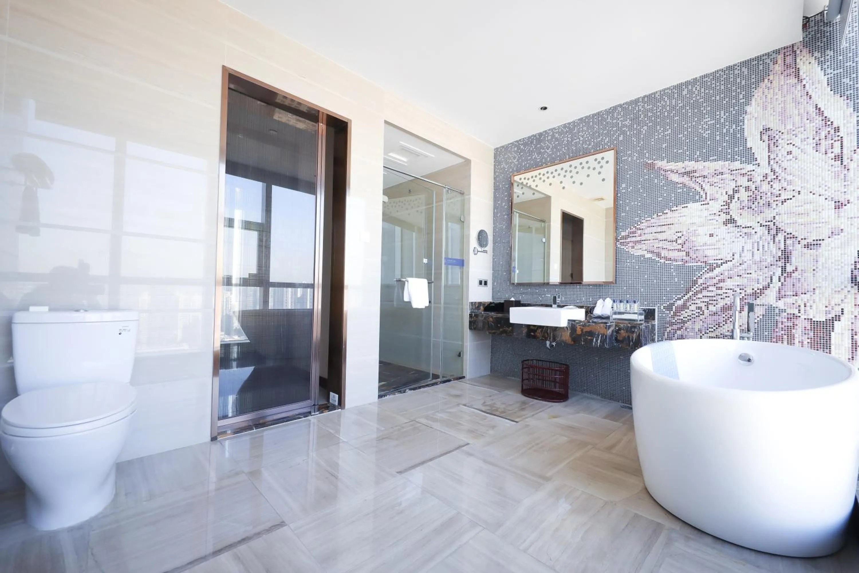 Queen Room in Shenzhen Avant-Garde Hotel