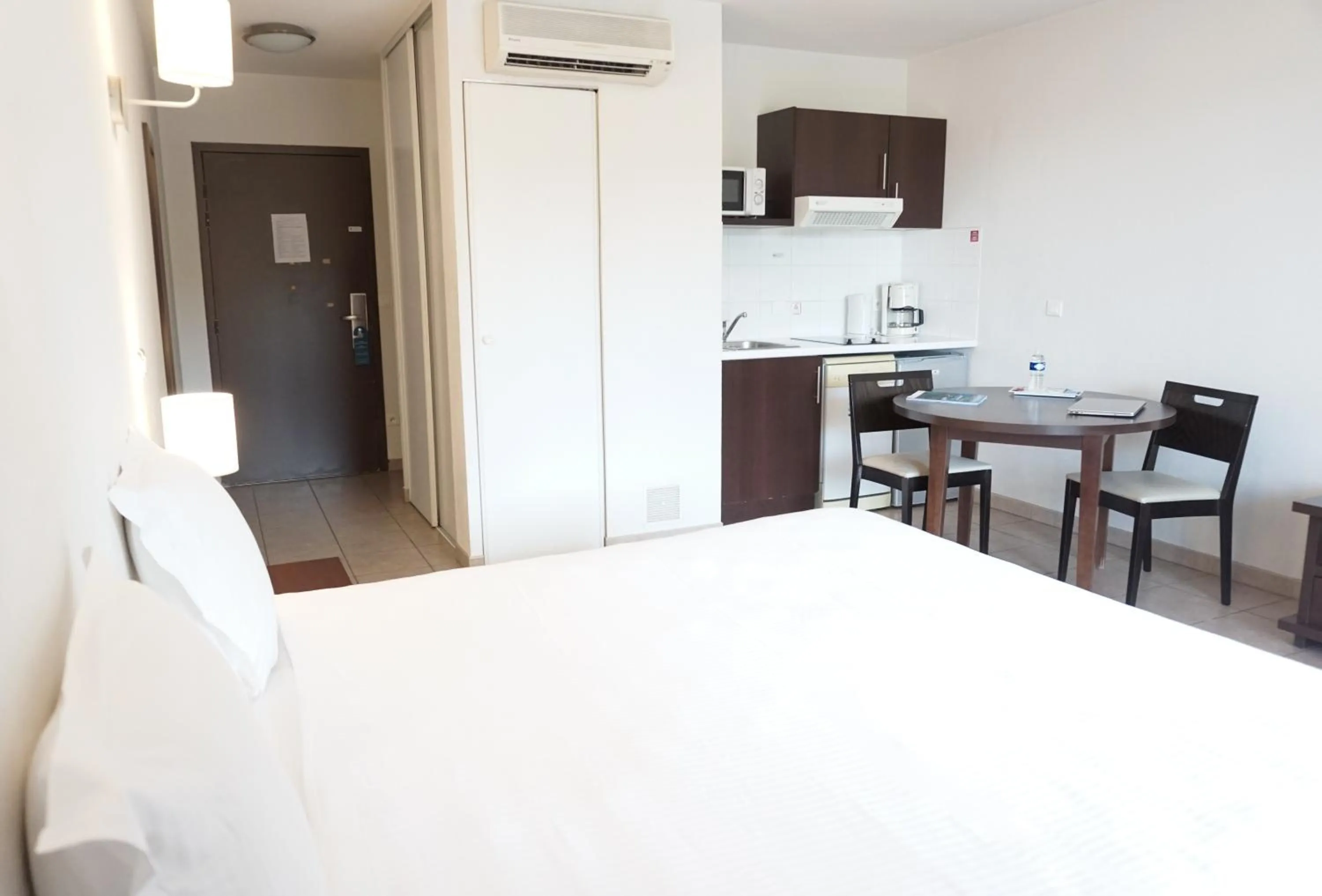 Standard Studio in Comfort Aparthotel Six-Fours