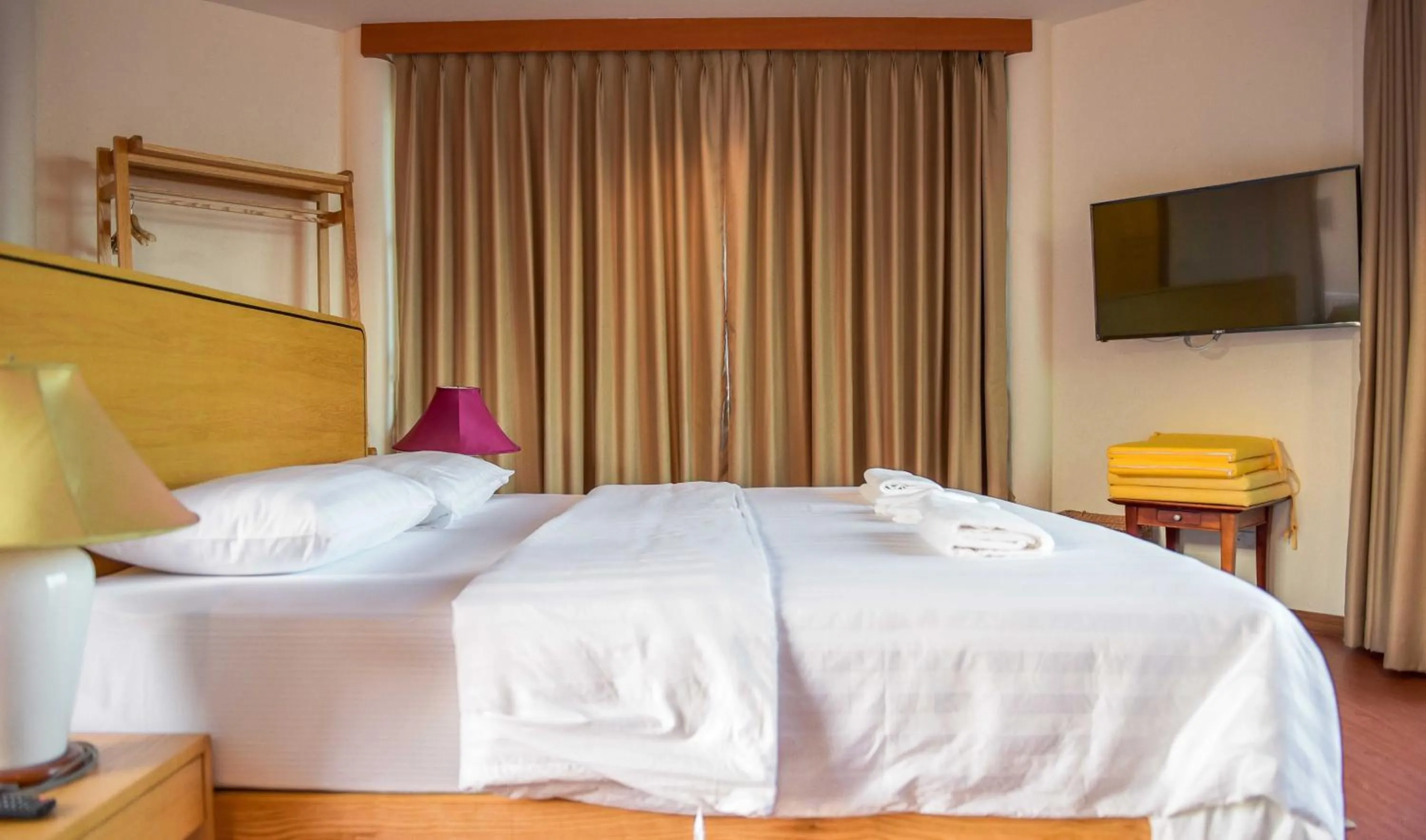 Deluxe Double in Seaman Resort