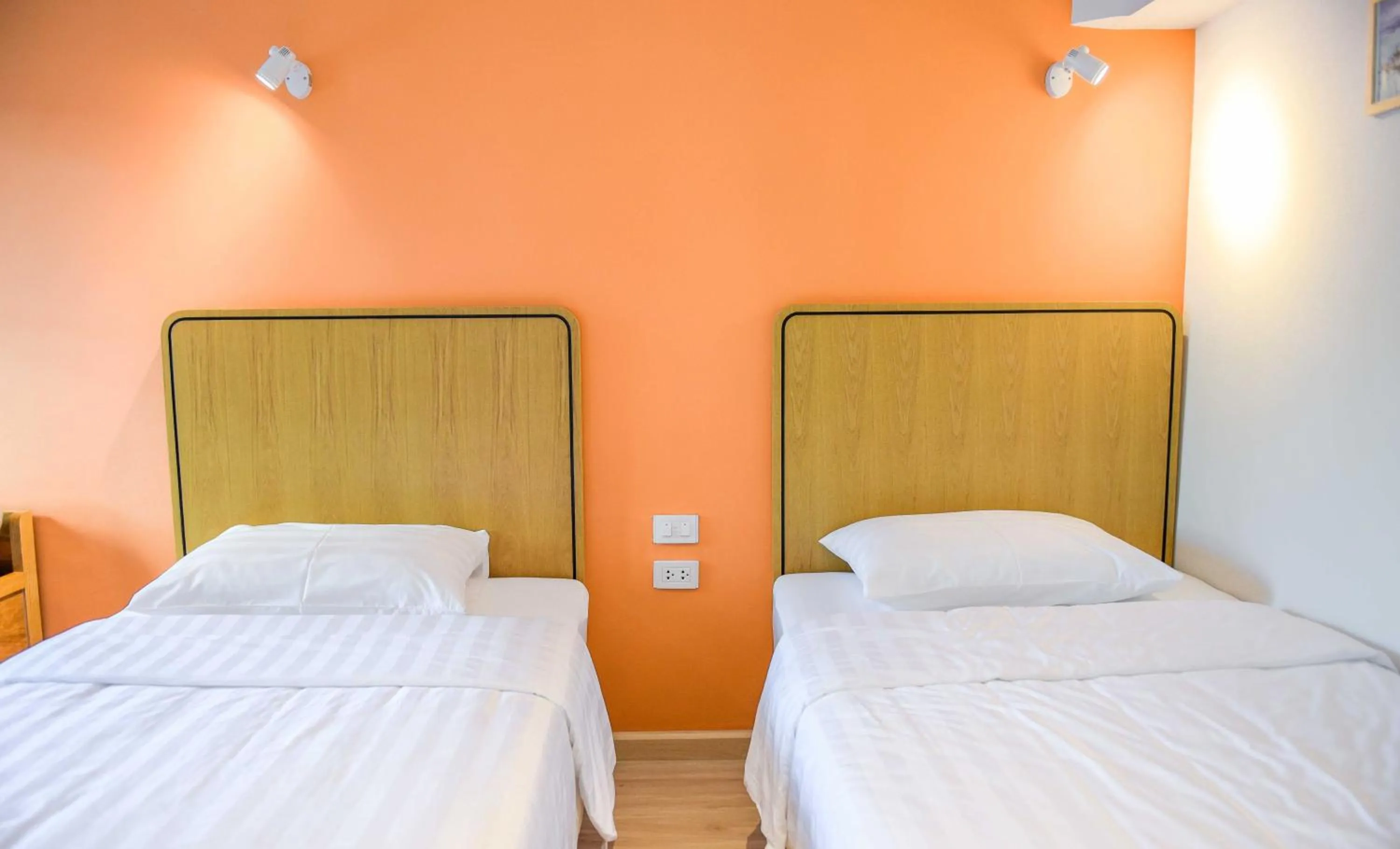 Standard Twin in Seaman Resort