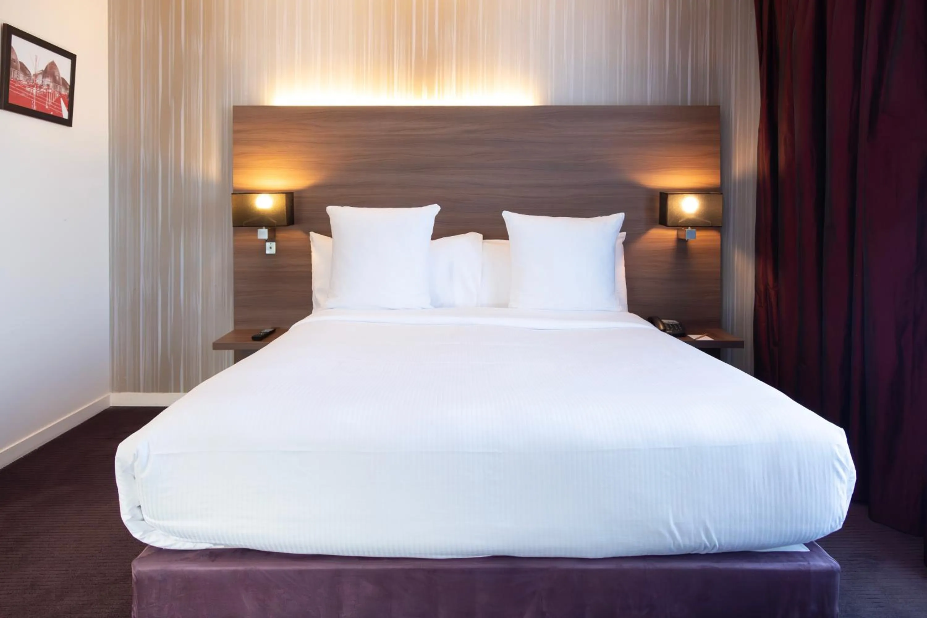 Double Room for disabled people with SPA access in Paxton Paris MLV