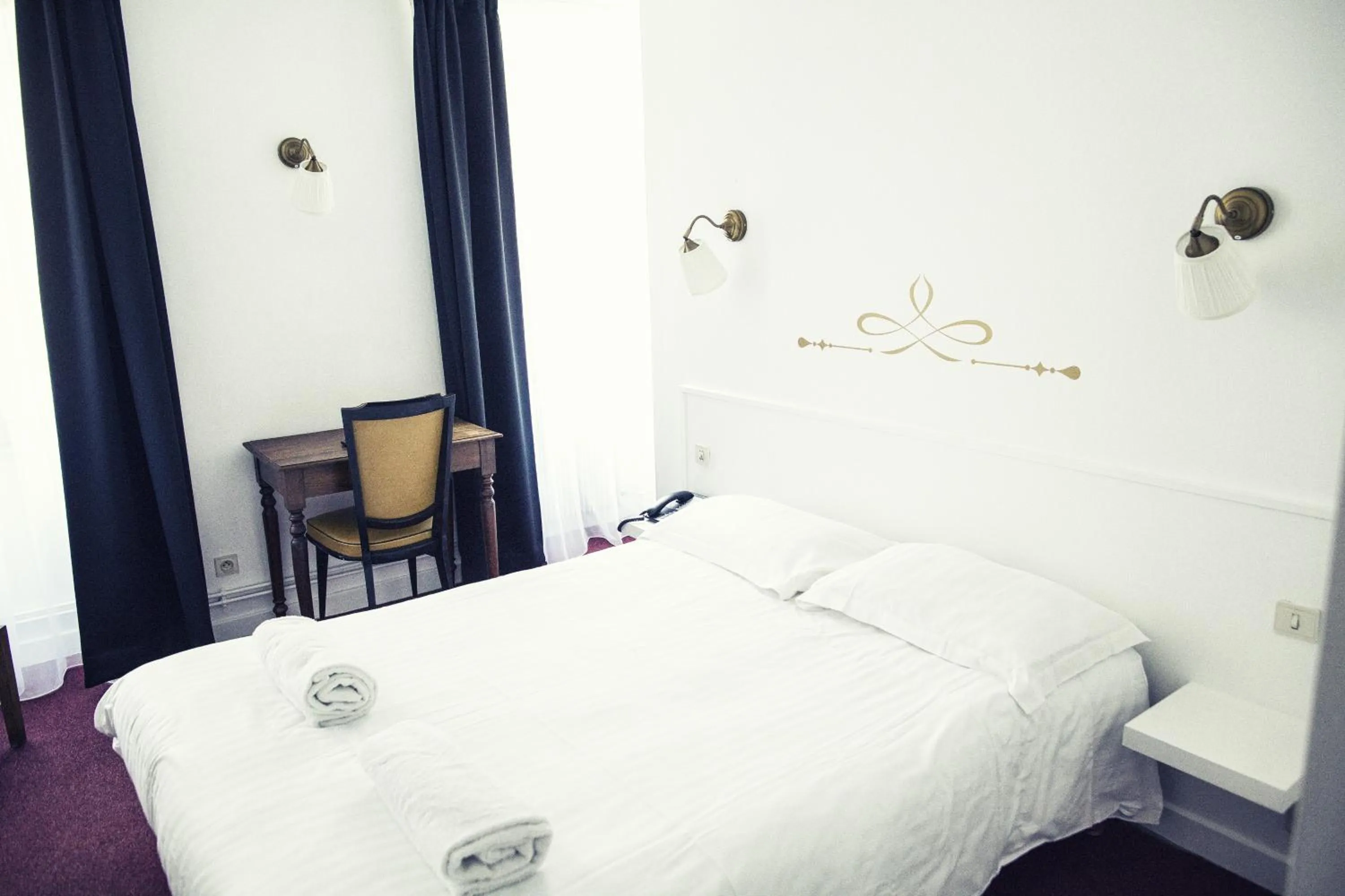 Superior Double Room with free jacuzzi access in The Old Hotel Ravel Centre