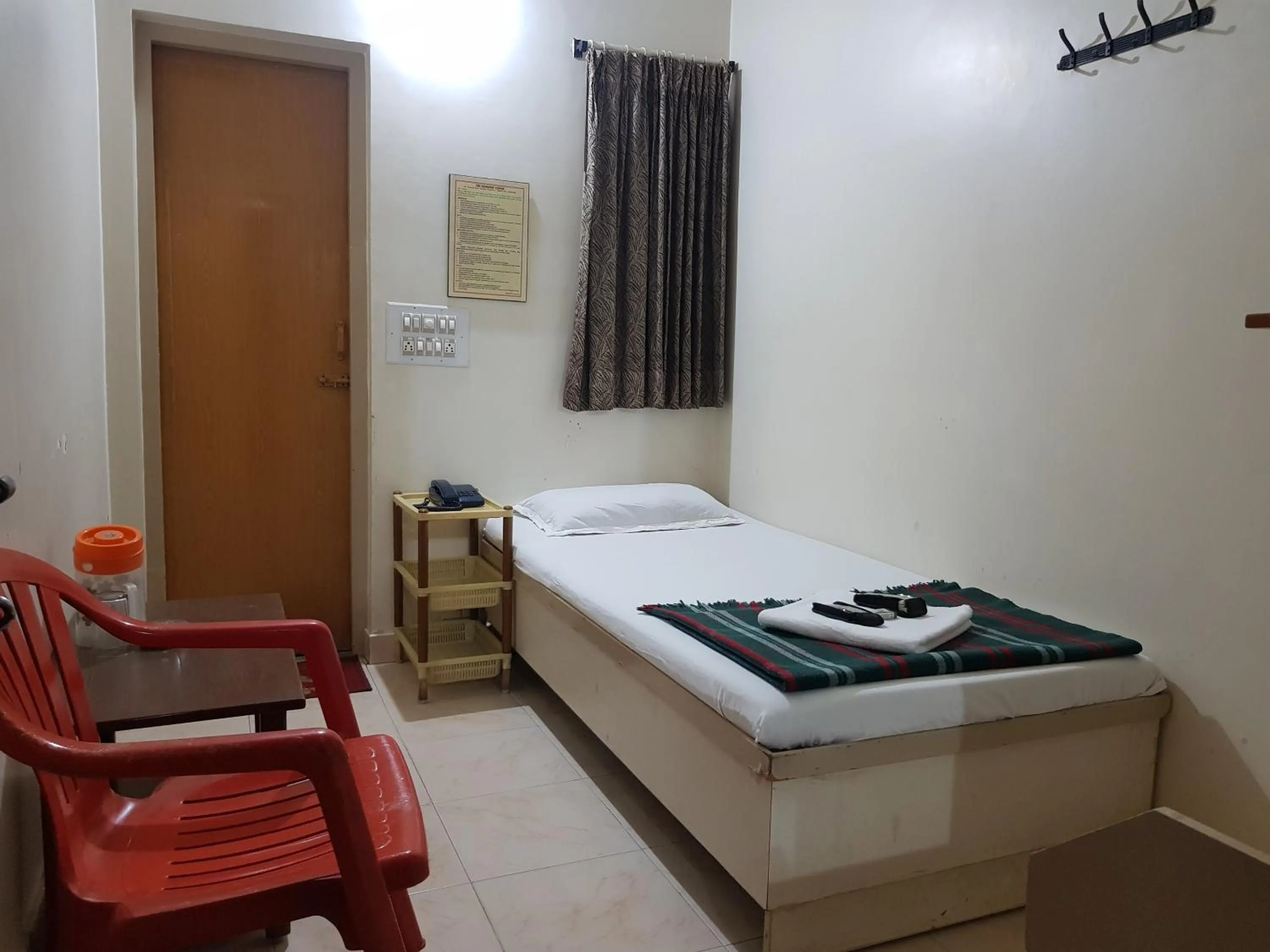 Economy Single Room - single occupancy in Sri Kumara Lodge