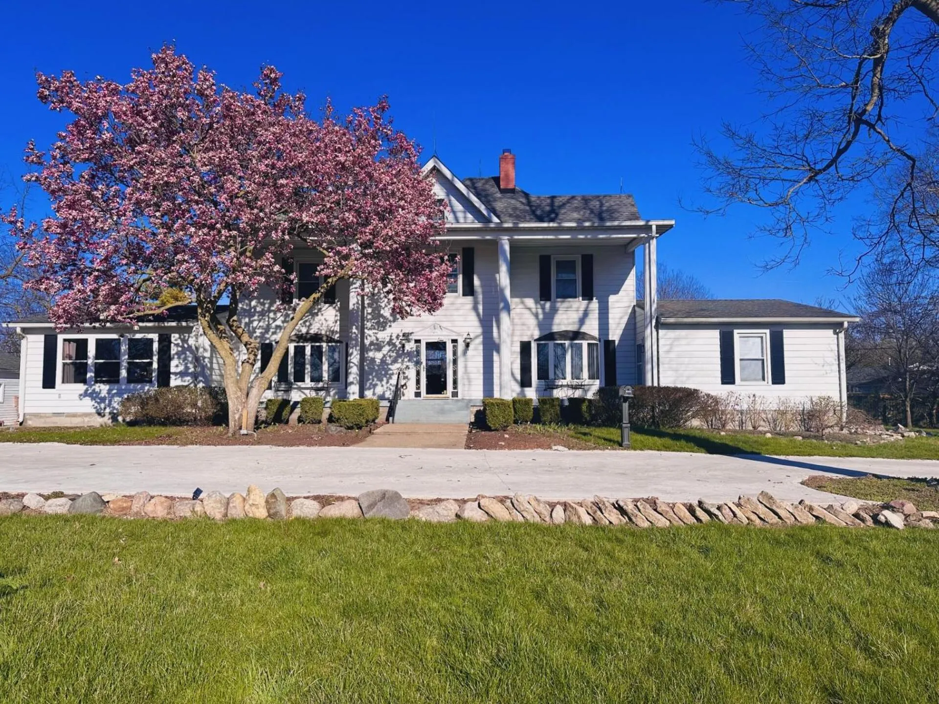Deluxe Suite in Speedway Legacy Inn