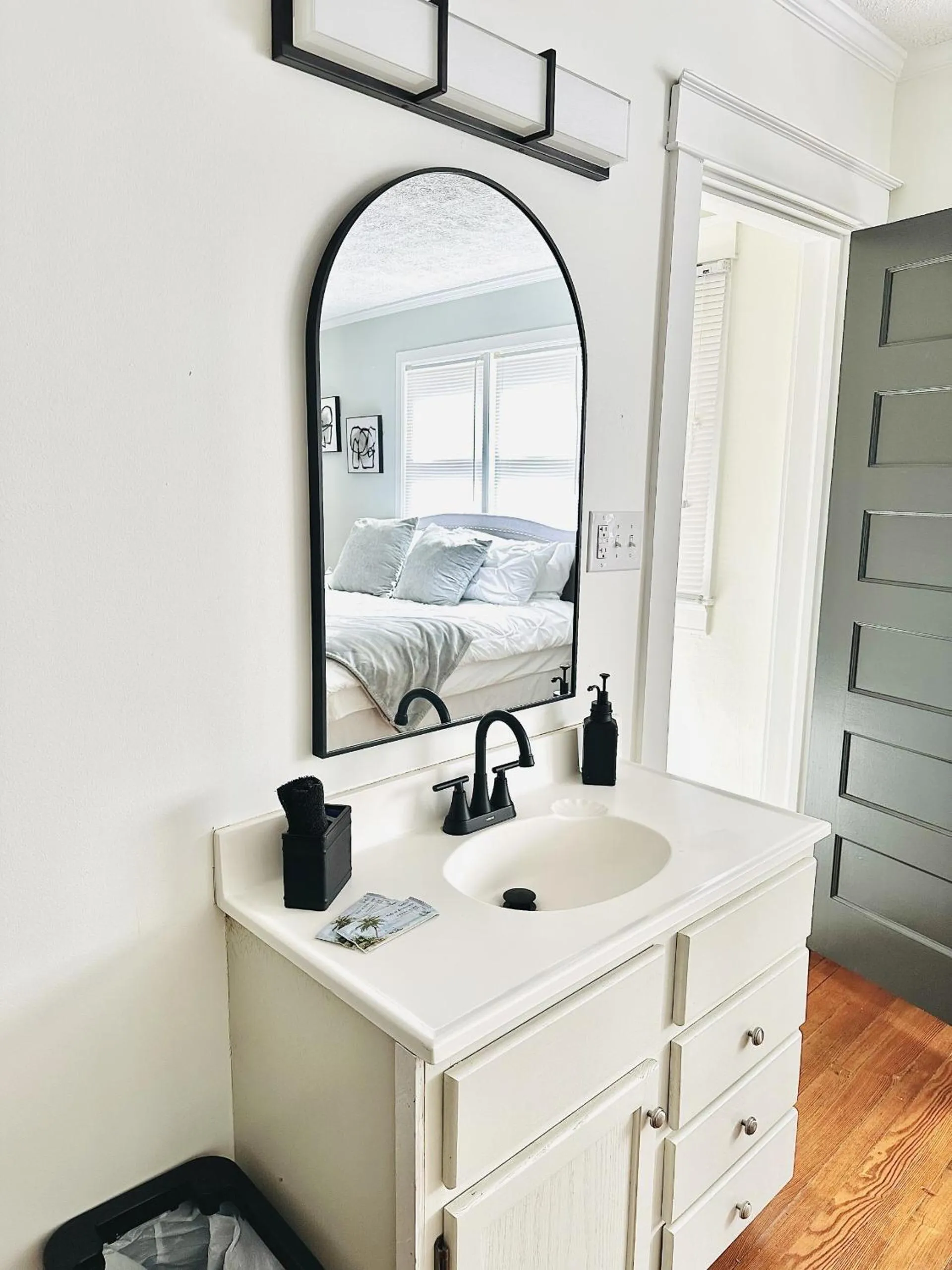 Deluxe Suite in Speedway Legacy Inn